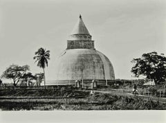 Cupola -  Ceylon Photo Reportage - Vintage Photograph by Folco Quilici - 1960s