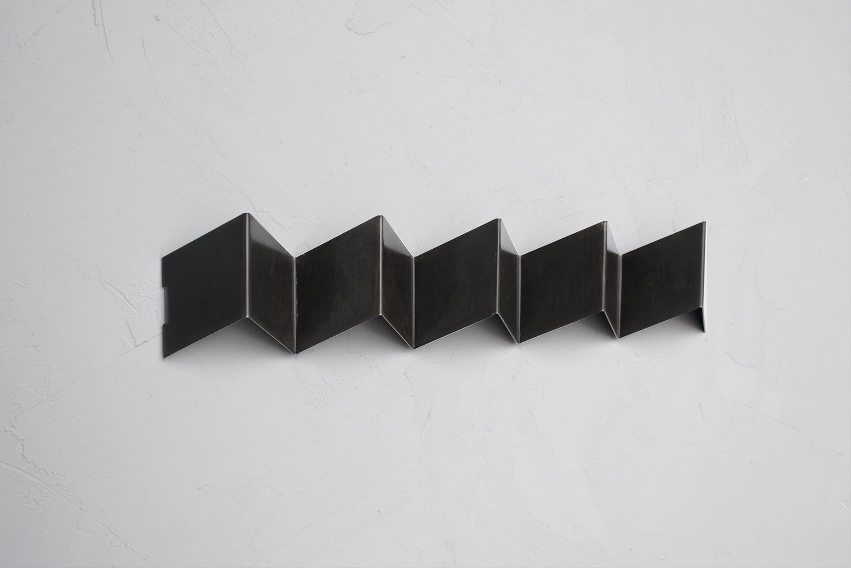 Fold Garderobenständer, schillernder schwarzer Zink, geometrischer Metall-Wandhook (Australisch)