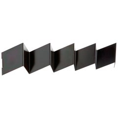 Fold Garderobenständer, schillernder schwarzer Zink, geometrischer Metall-Wandhook