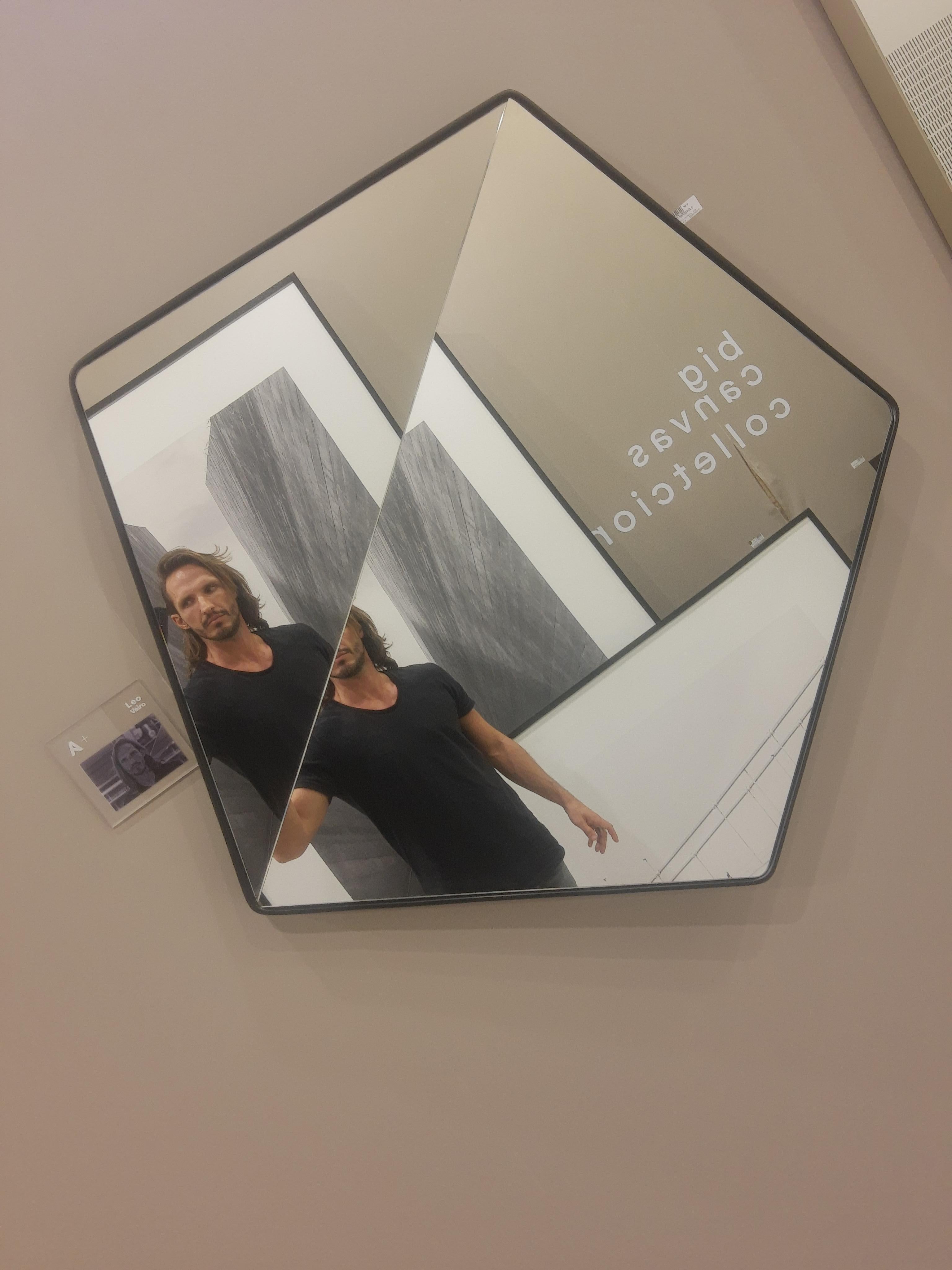 Brésilien Miroir pentagonal contemporain 