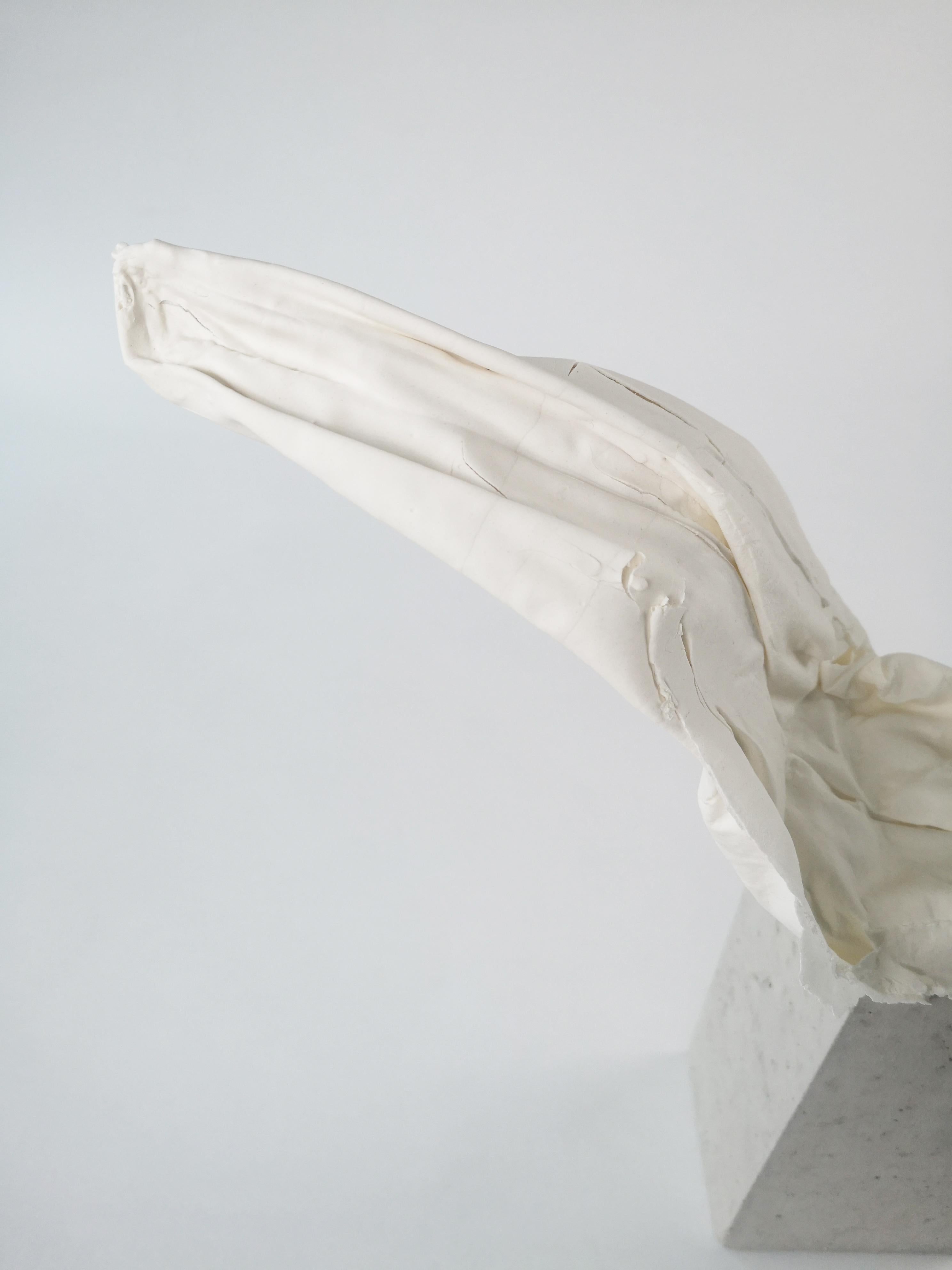Francese Scultura Fold I di Dora Stanczel in vendita
