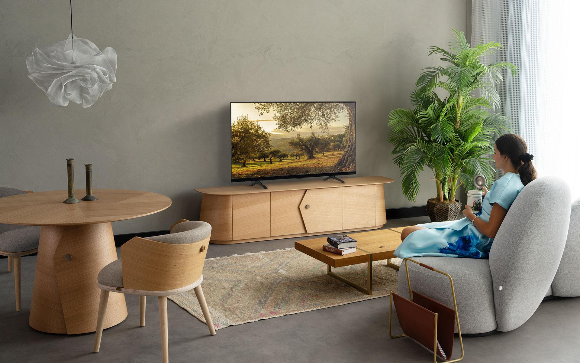 Moderno Mobile TV in impiallacciato Oak con accessori in ottone in vendita