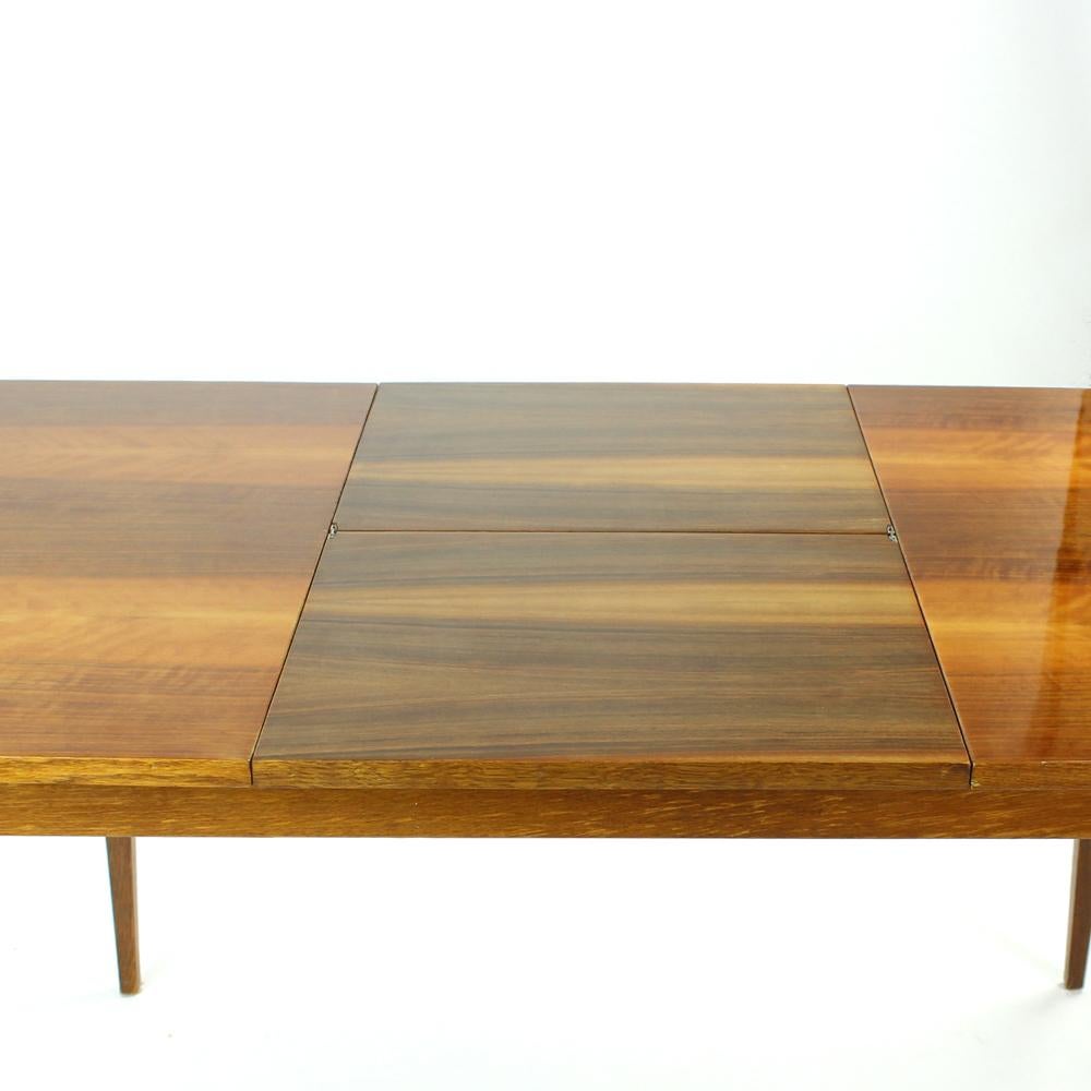 Fold Out Dining Table in Walnut Veneer for Jitona, Czechoslovakia, 1970 In Good Condition In Zohor, SK