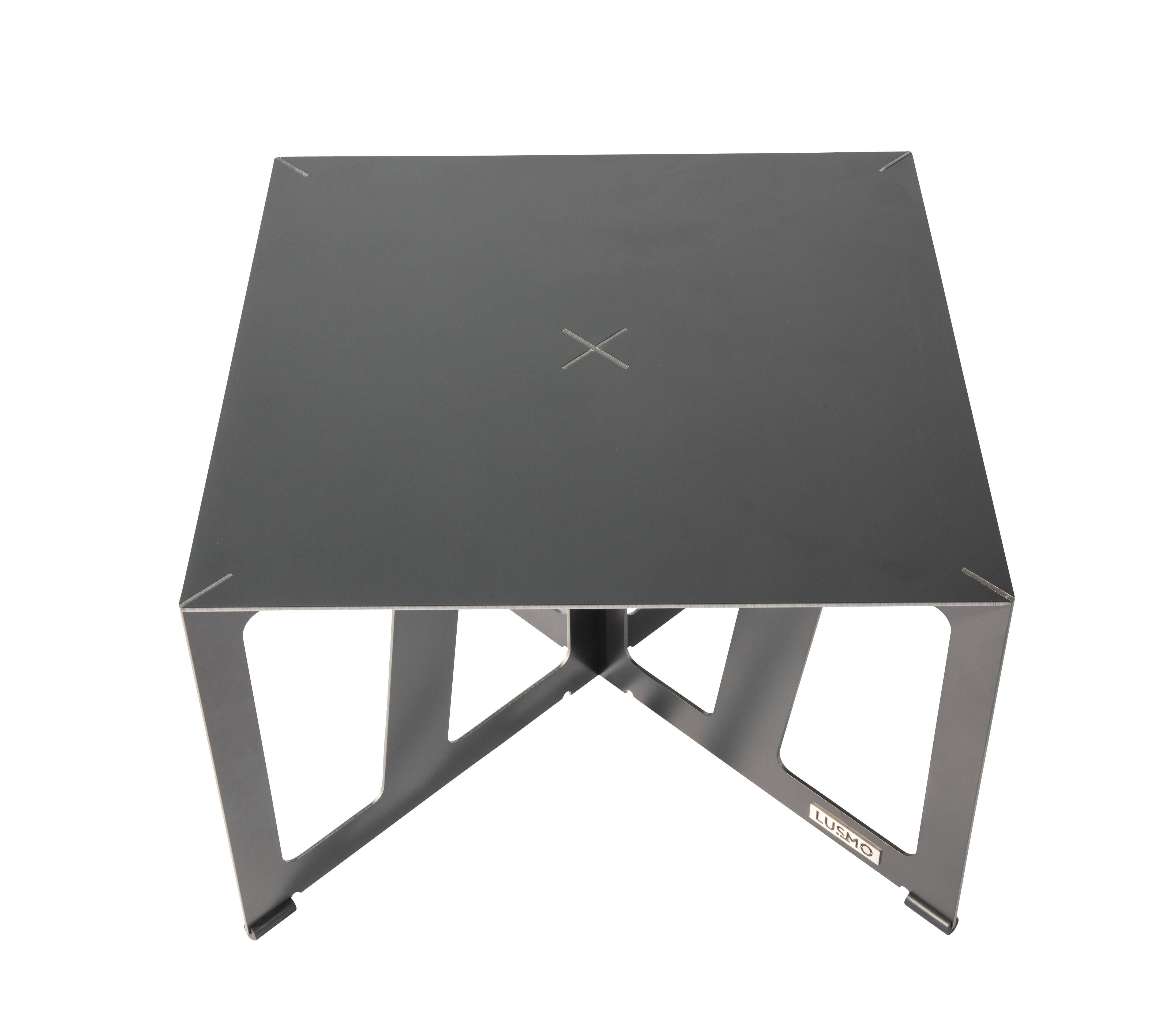 The stylish square table “Milano 202 – Quadro” is ideal for elegant living quarters. It can be optimally combined with the table “Zurich 202 – Rondo”, with the option of creating a harmonious and varied salon-table setting.
With a few simple steps,