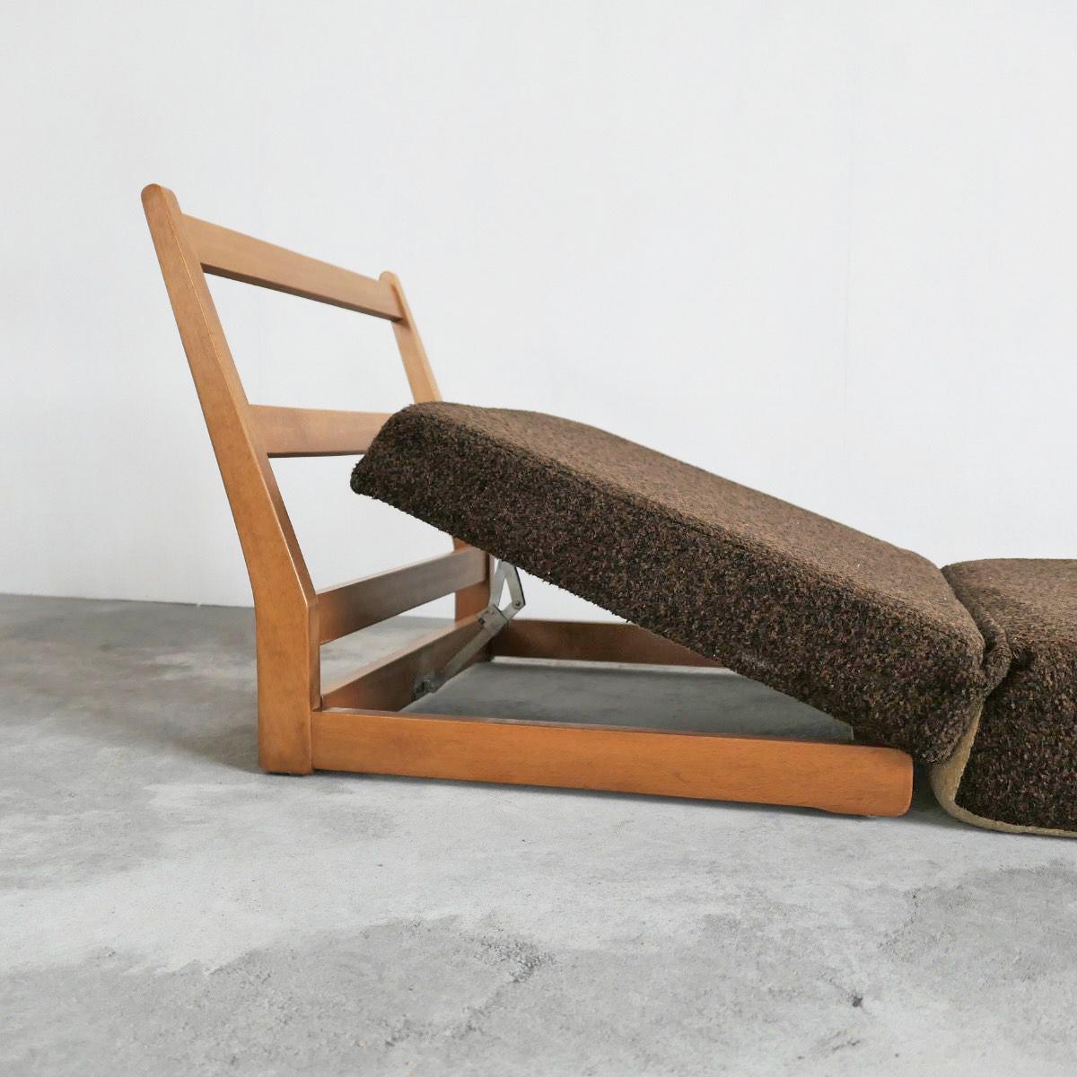 Foldable Lounge Chair / Daybed in Beech In Good Condition For Sale In Tilburg, NL