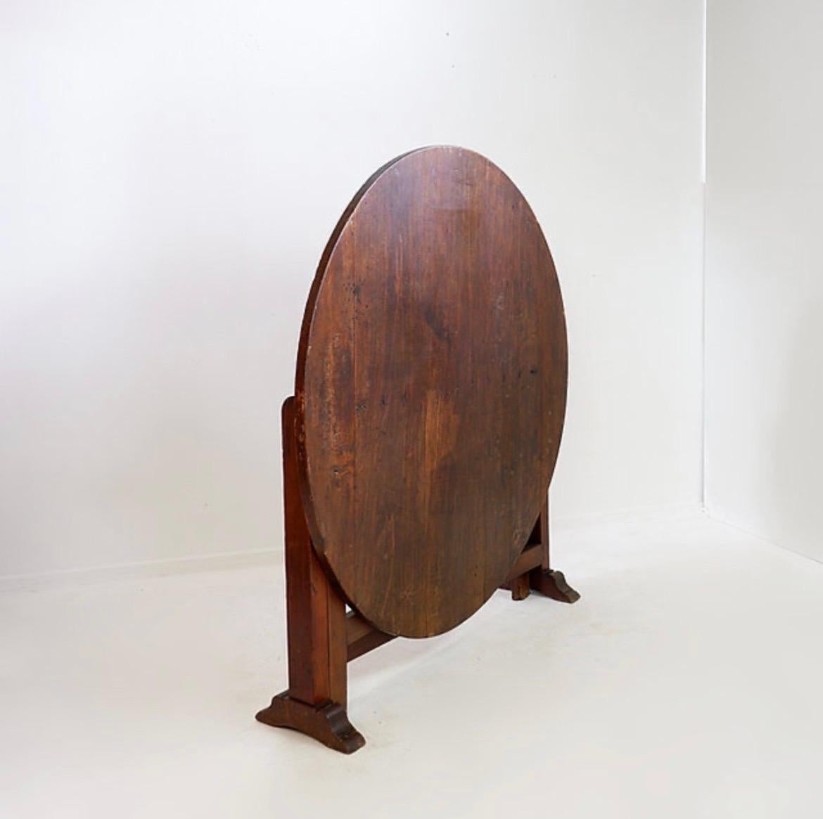 Foldable winemaker's table in solid oak

Wear consistent with age and use.
 

Circa 1940s - Rustic - Nice patina
Measures : Ø 110,5cm H:70,5cm
Material : Wood 
