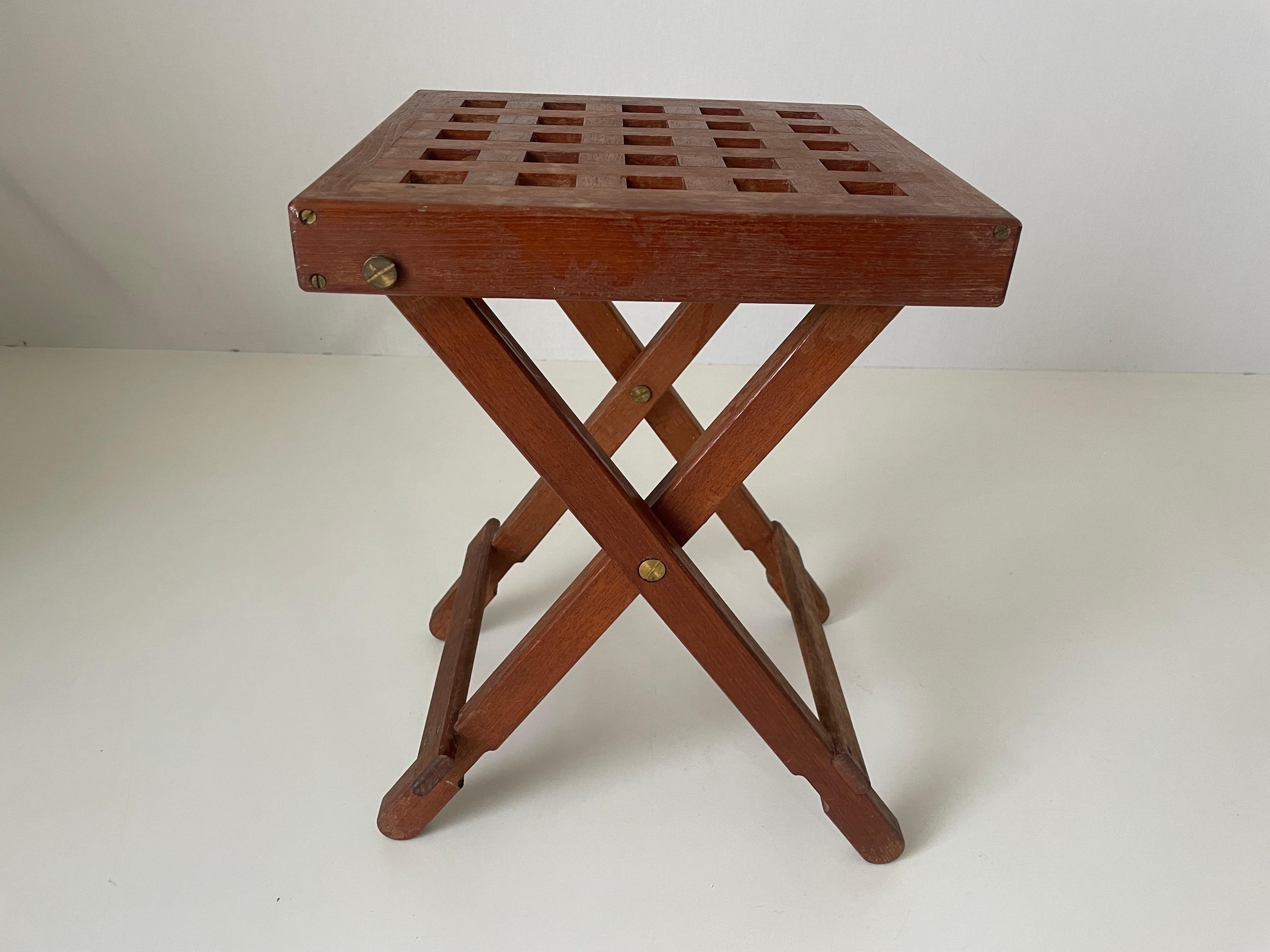 Foldable Wood Pair of Camping Stools, 1960s, Italy For Sale 9