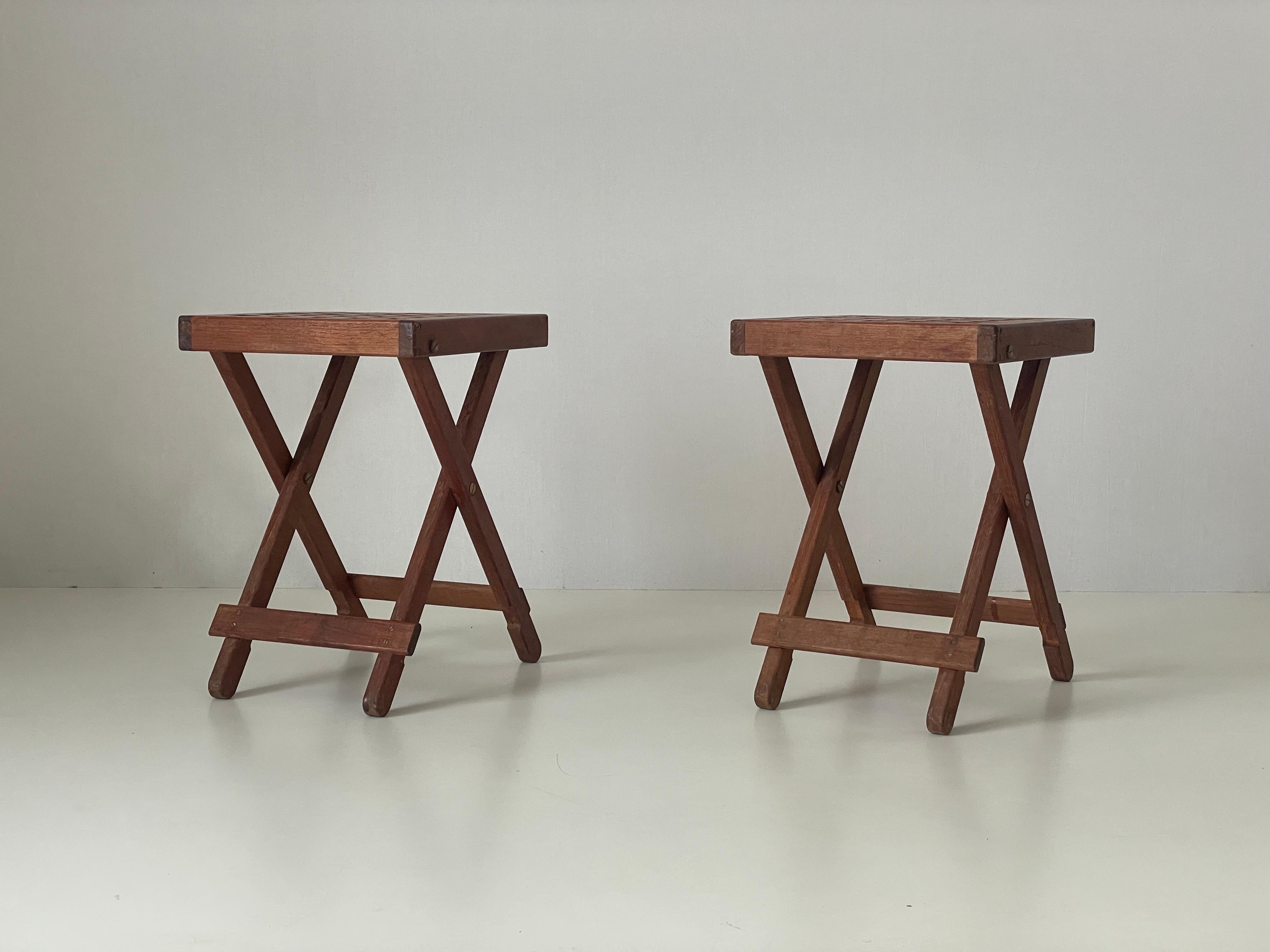 Foldable Wood Pair of Camping Stools, 1960s, Italy

Measurements :

Height : 42,5 cm
Seat: 30 cm - 30 cm
Closed : 52 cm - 30.5 cm - 5 cm

Please do not hesitate to ask us if you have any questions.