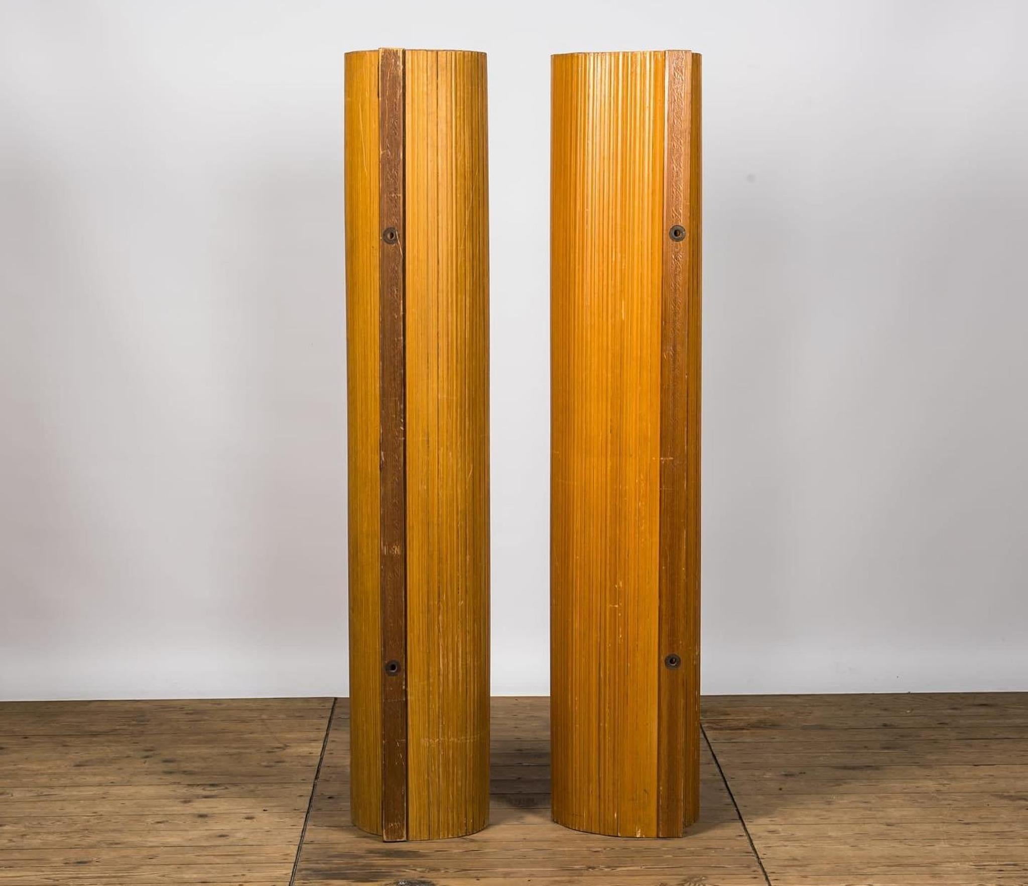 German Foldable wooden room divider For Sale