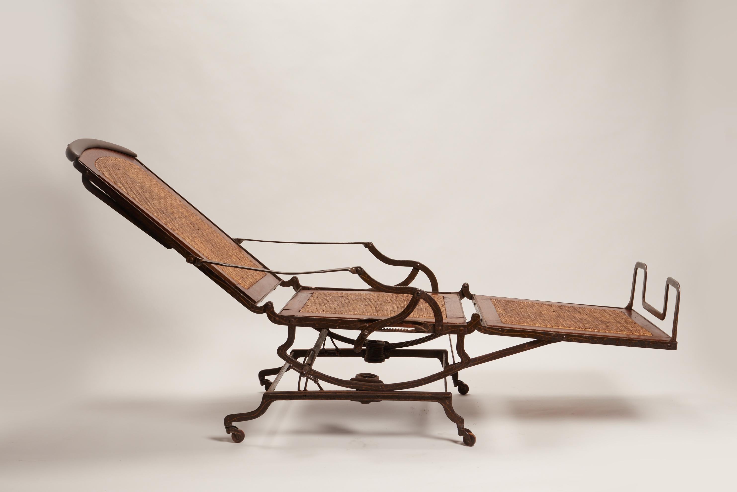 Leather Folded Cruise Ship Chaise-Longue, USA, 1890 For Sale