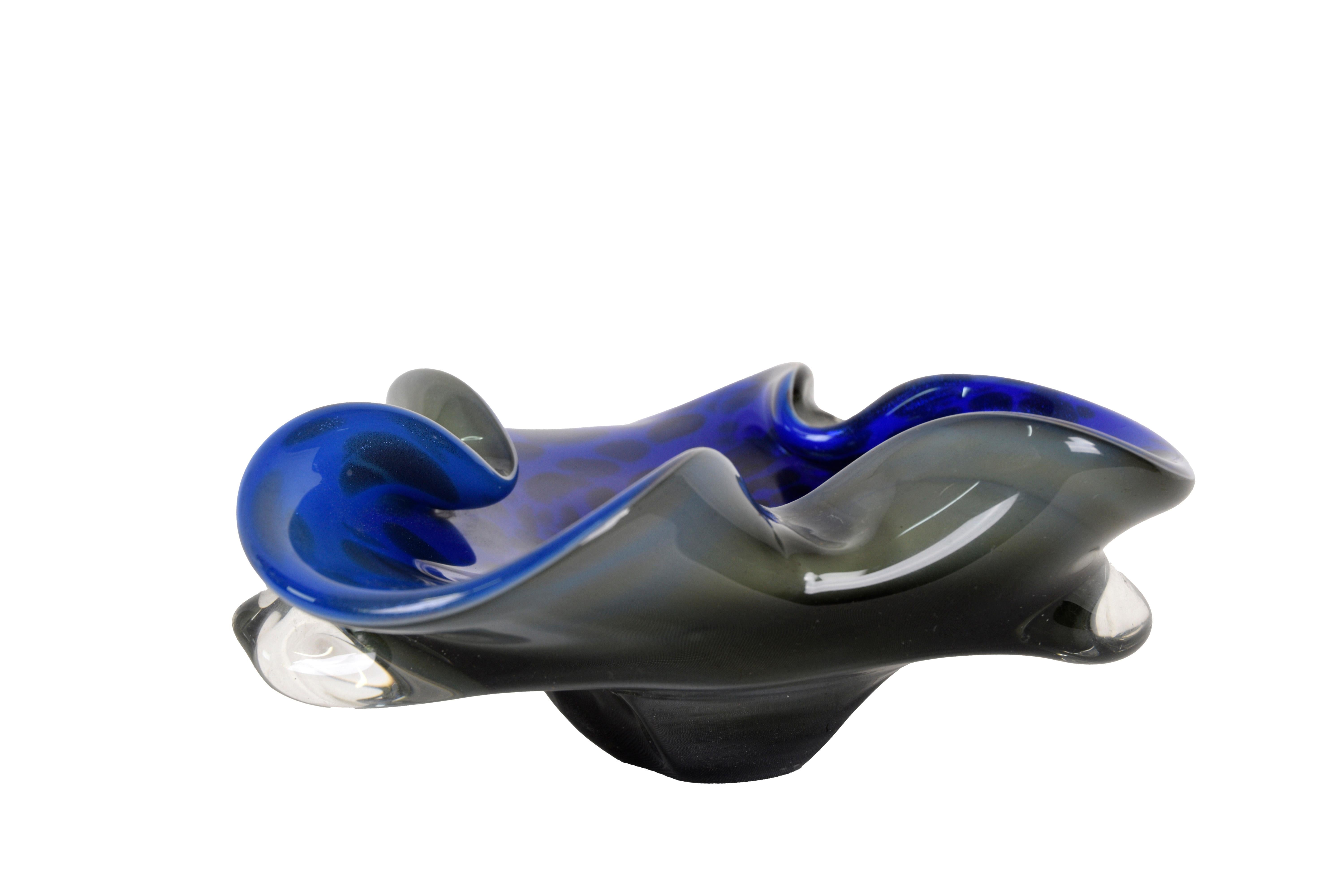 Folded Deep Blue Murano Glass Bowl with Aventurina Detailing In Good Condition For Sale In Soquel, CA