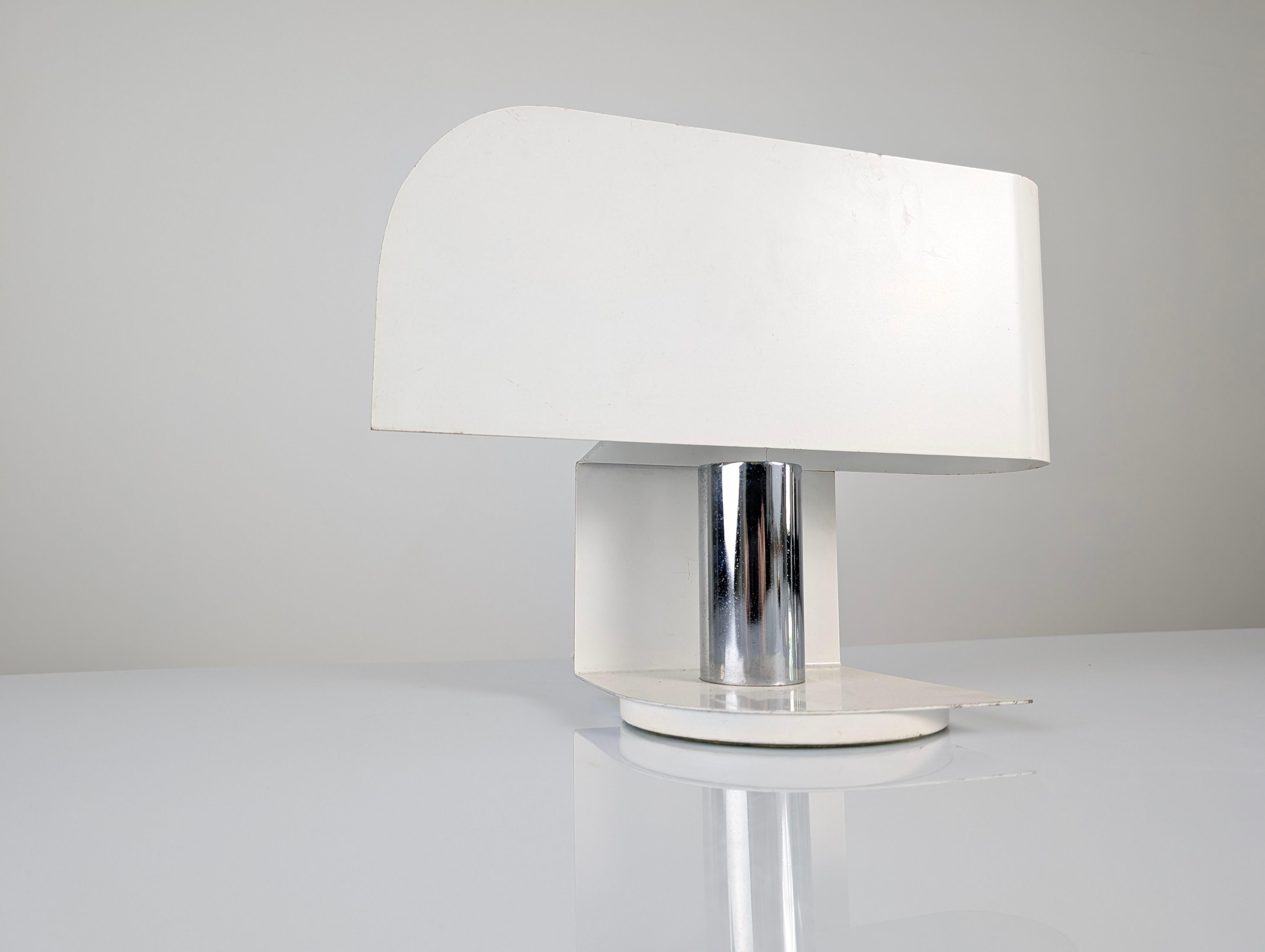 Fin du 20e siècle Lampe de table en métal Foldes, Italie, années 1970 en vente