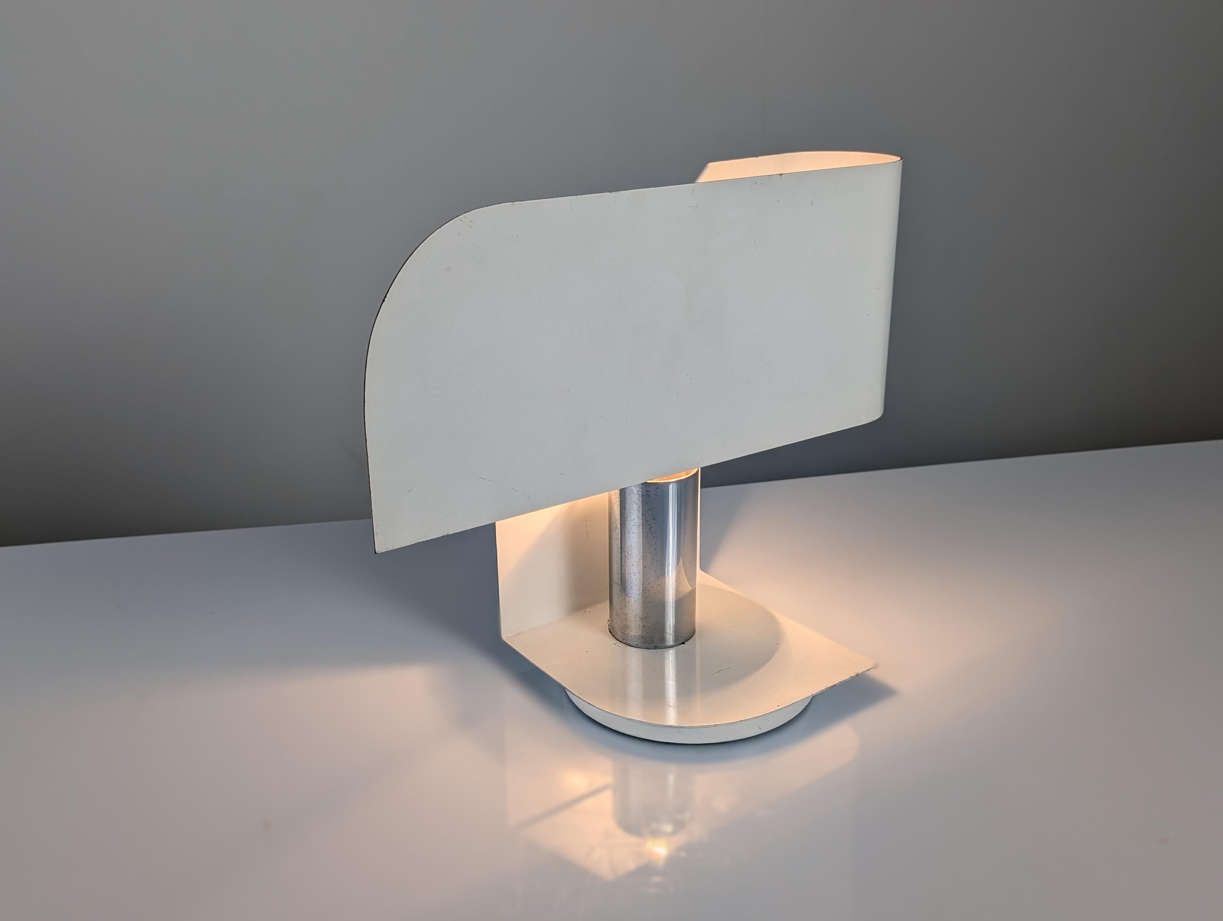 Métal Lampe de table en métal Foldes, Italie, années 1970 en vente