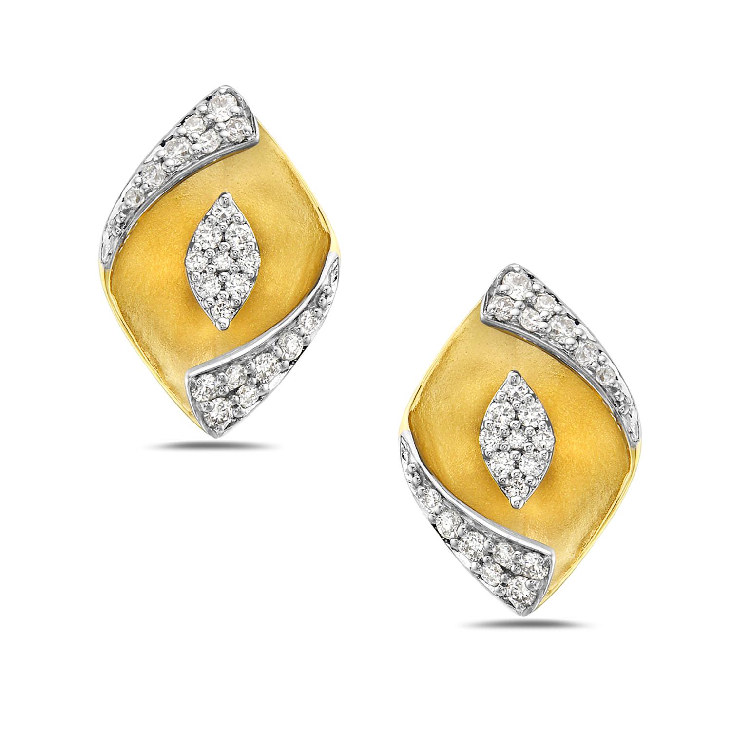 Folded Paper Shaped Stud Earrings with Diamonds Made in 14k Yellow Gold In New Condition For Sale In New York, NY