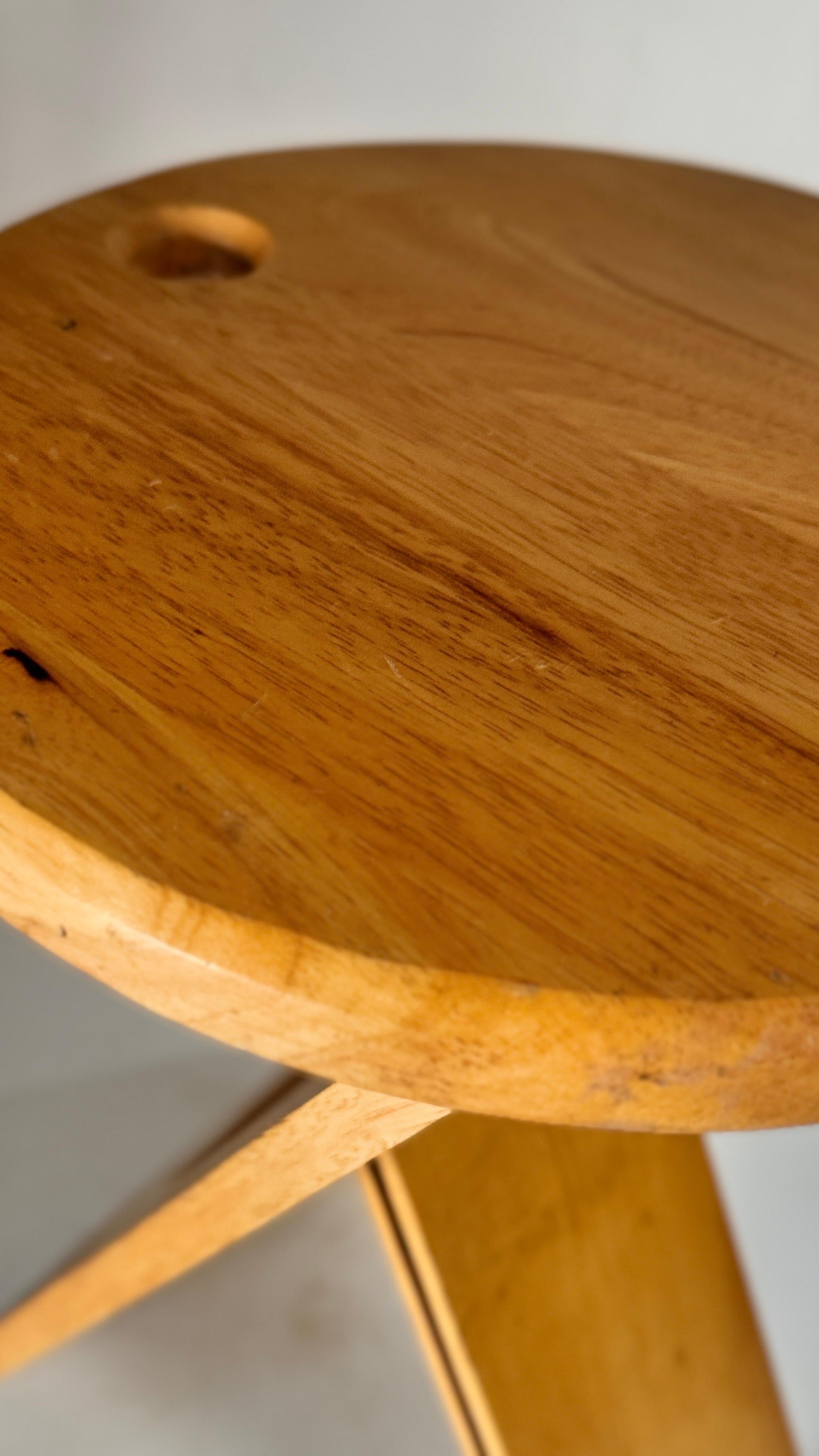 Sgabello pieghevole in Wood, colore marrone, di Adrian Reed, Francia, 1970 In condizioni buone in vendita a Auribeau sur Siagne, FR