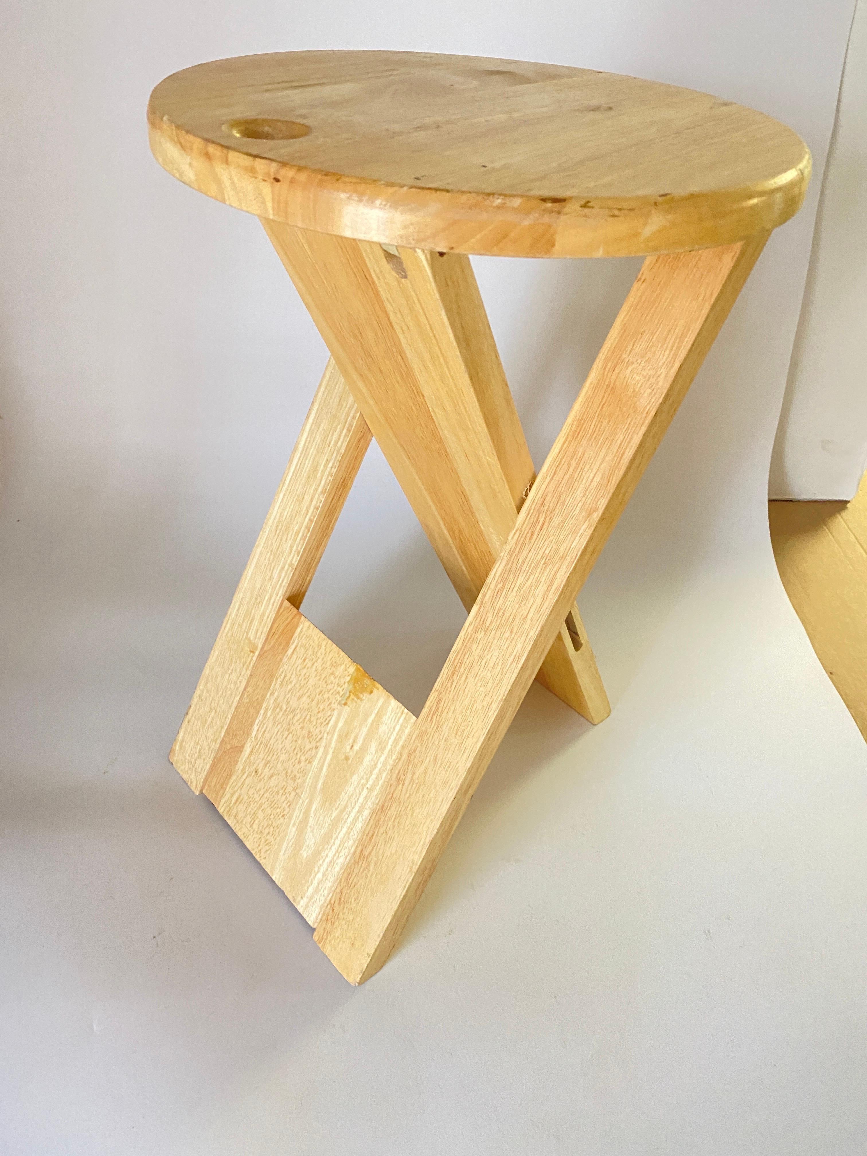 Folded Stool in Wood, Brown Color, by Adrian Reed, France, 1970 In Good Condition For Sale In Auribeau sur Siagne, FR