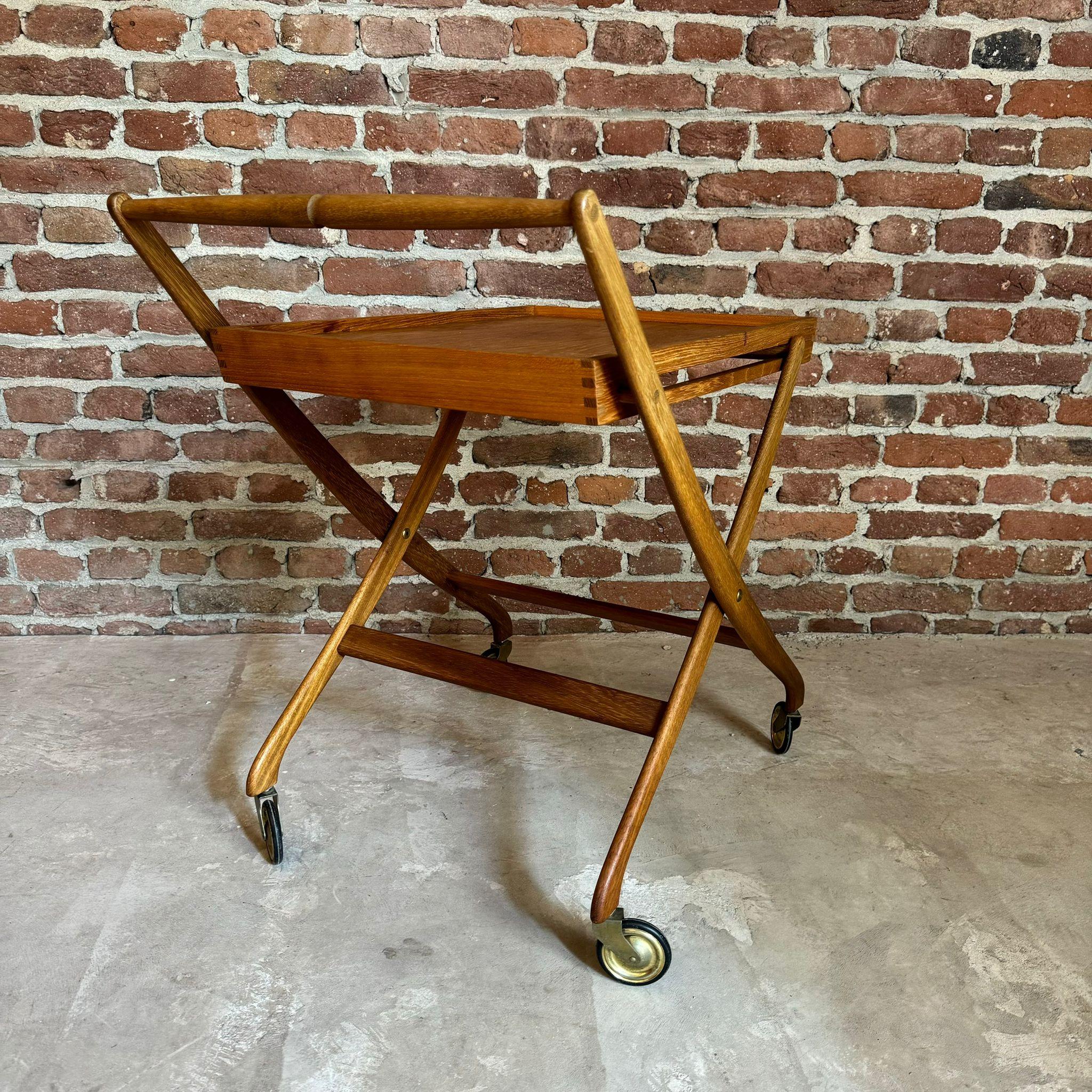 Danois Chariot de service pliable en teck, Danemark 1960 en vente