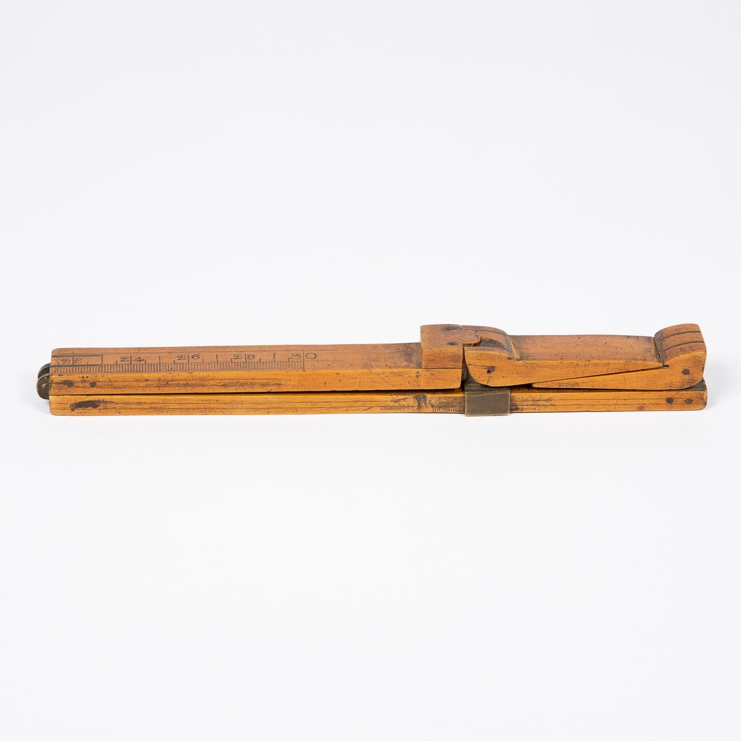 Mesure de la chaussure pliante en bois de buis et laiton, vers 1880 Bon état - En vente à London, GB