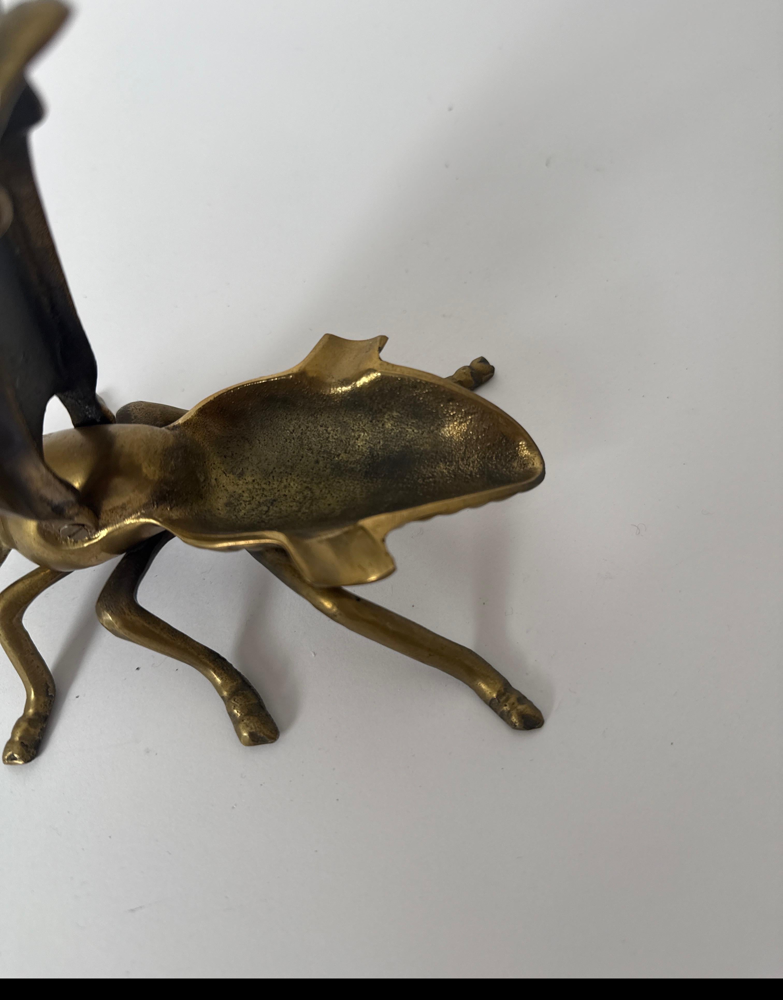 Cenicero plegable de latón en forma de mosca, años 70 en venta 4