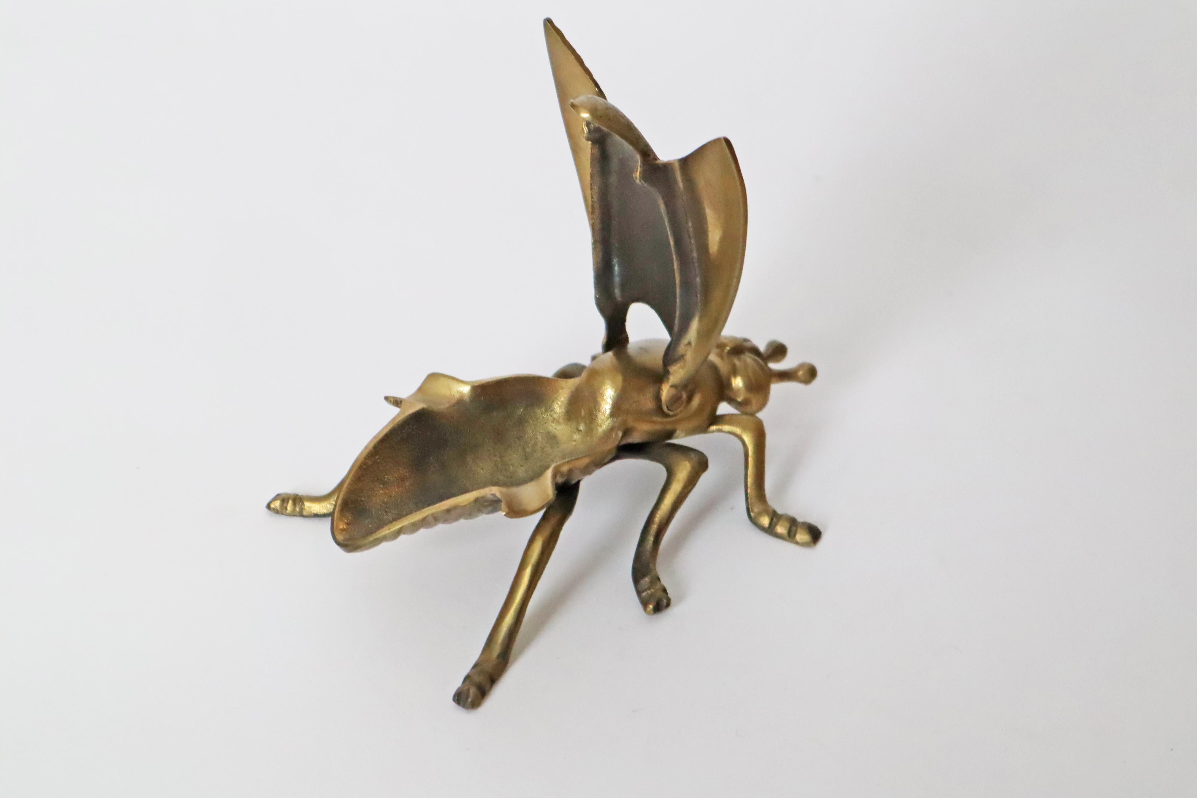 Cenicero plegable de latón en forma de mosca, años 70 en venta 8