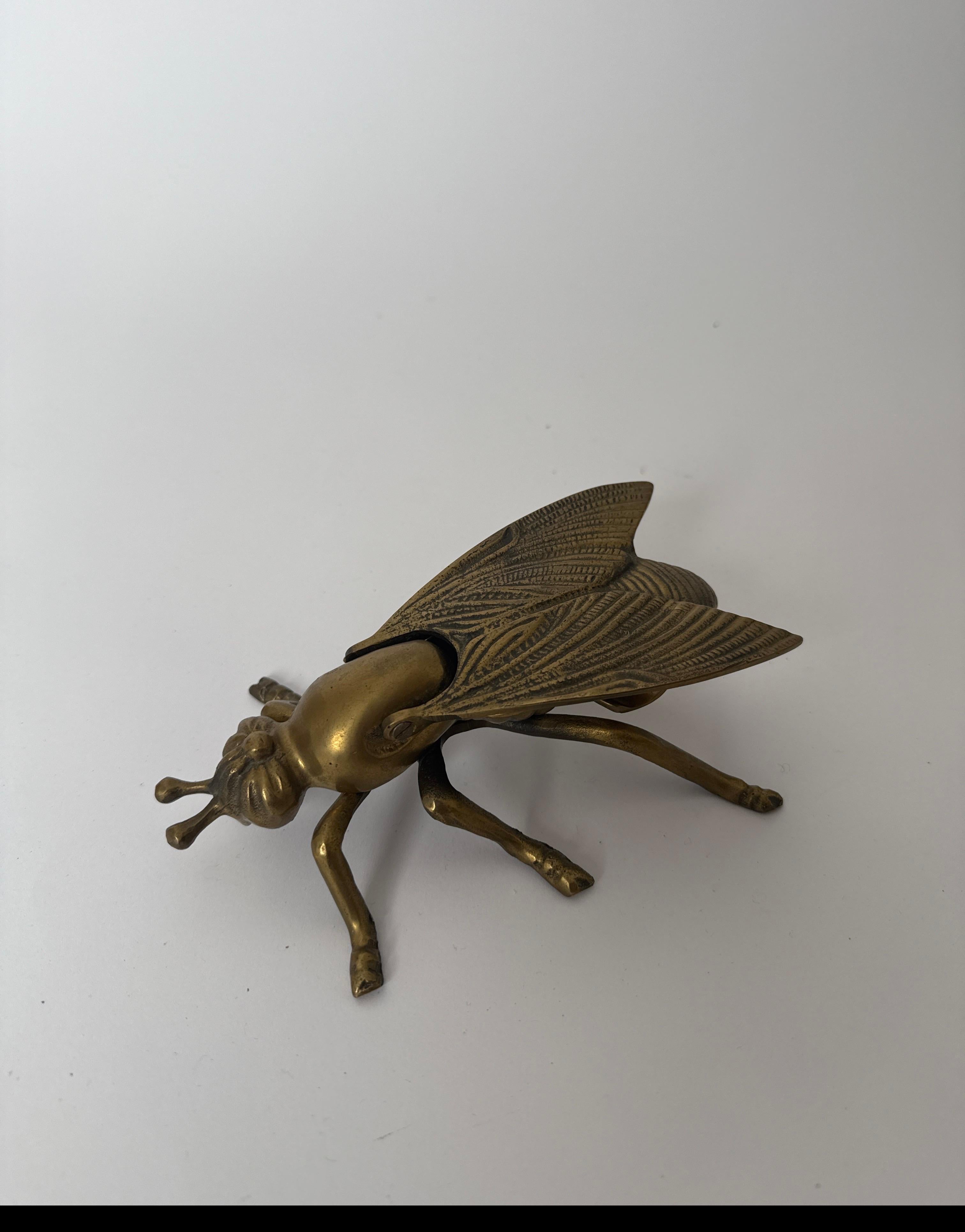 Cenicero plegable de latón en forma de mosca, años 70 finales del siglo XX en venta