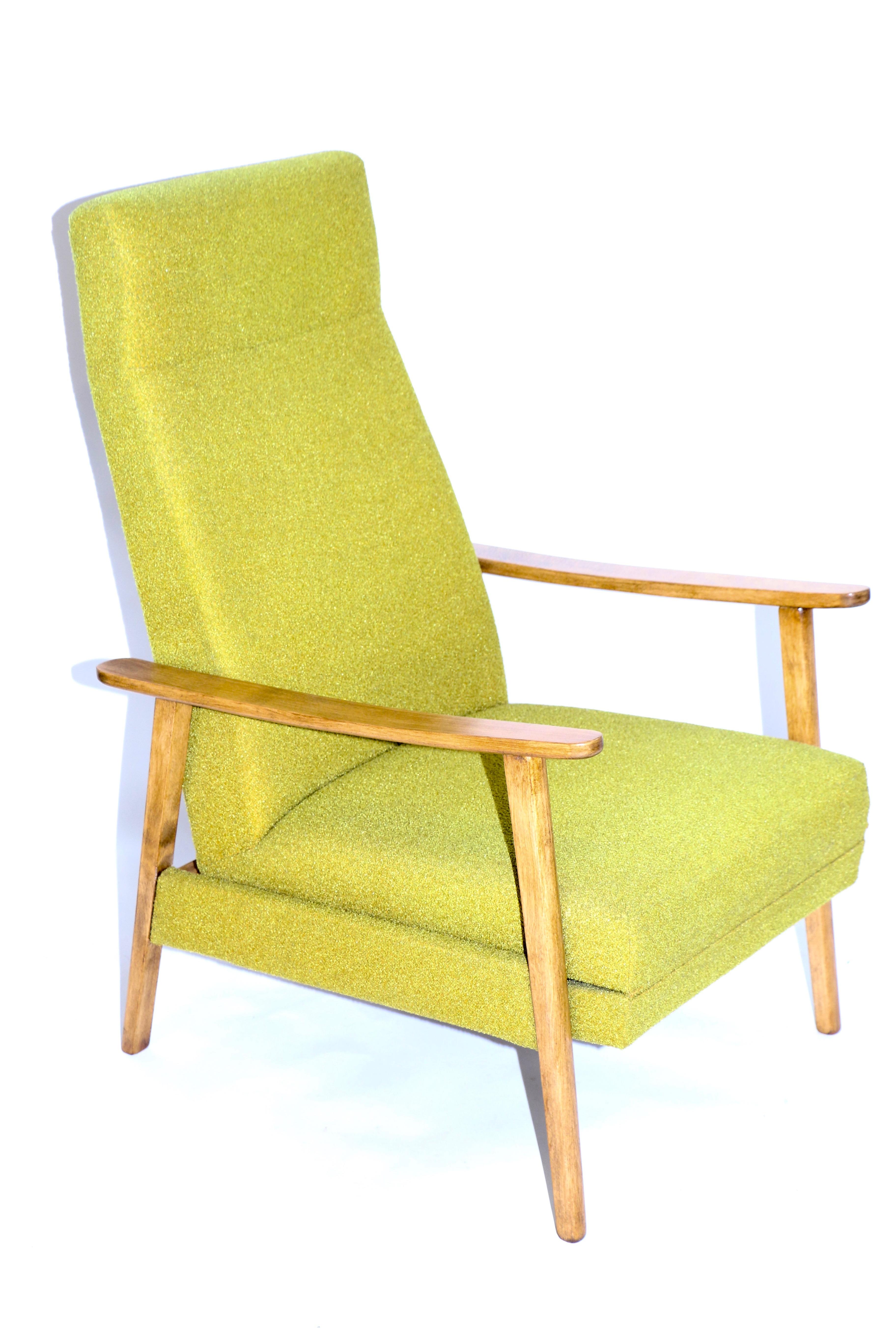 Folding chair, original German production of the 1970s. Preserved in perfect condition. The upholstery has been washed out. The wood has been renewed and re-wax.
Dimensions: height 105 cm, width 65 cm, depth 65 cm, seat height 41 cm, height of