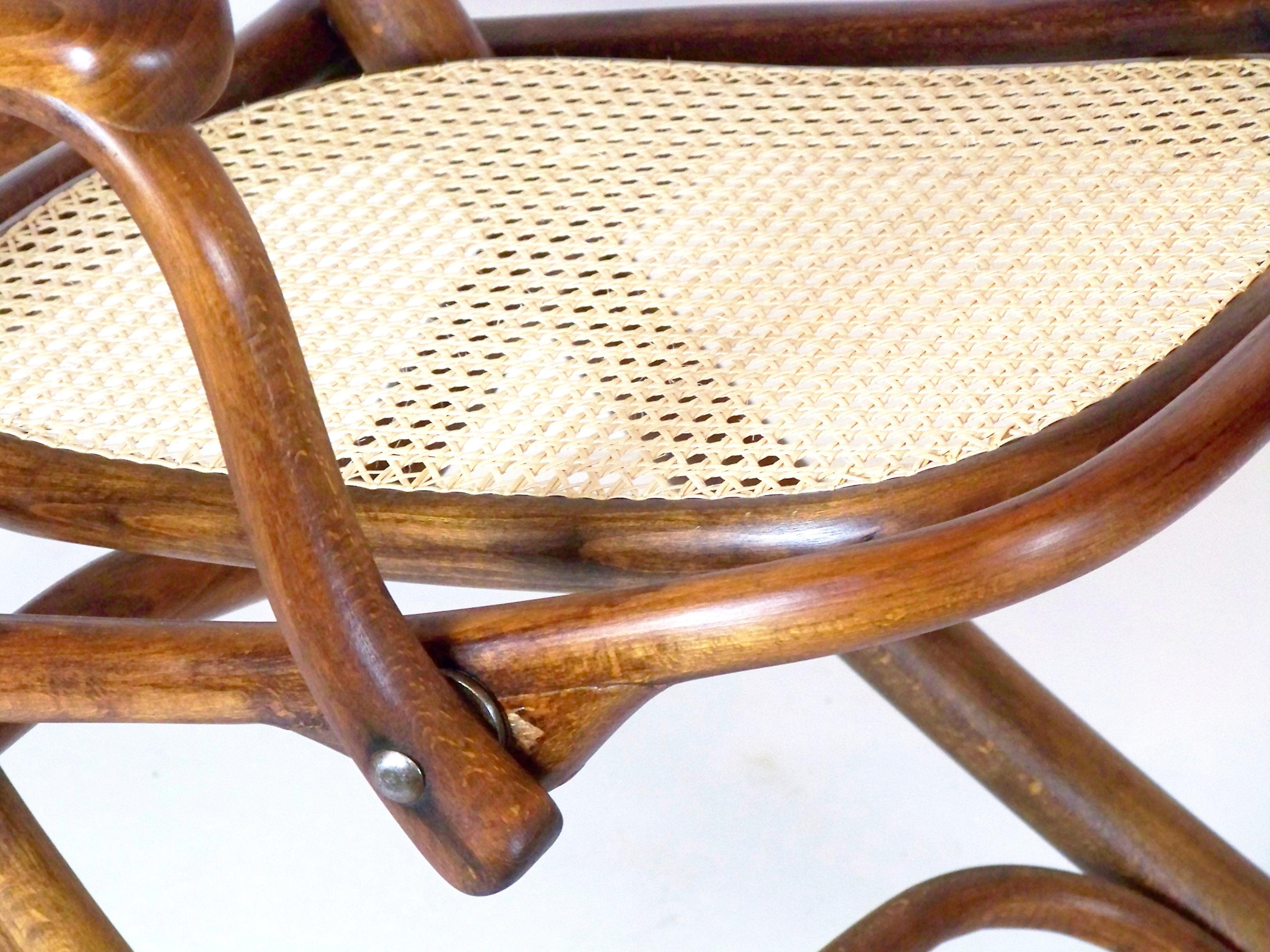 Folding Chair Thonet Nr.1 with Arms and Legrest, since 1883 In Good Condition For Sale In Praha, CZ