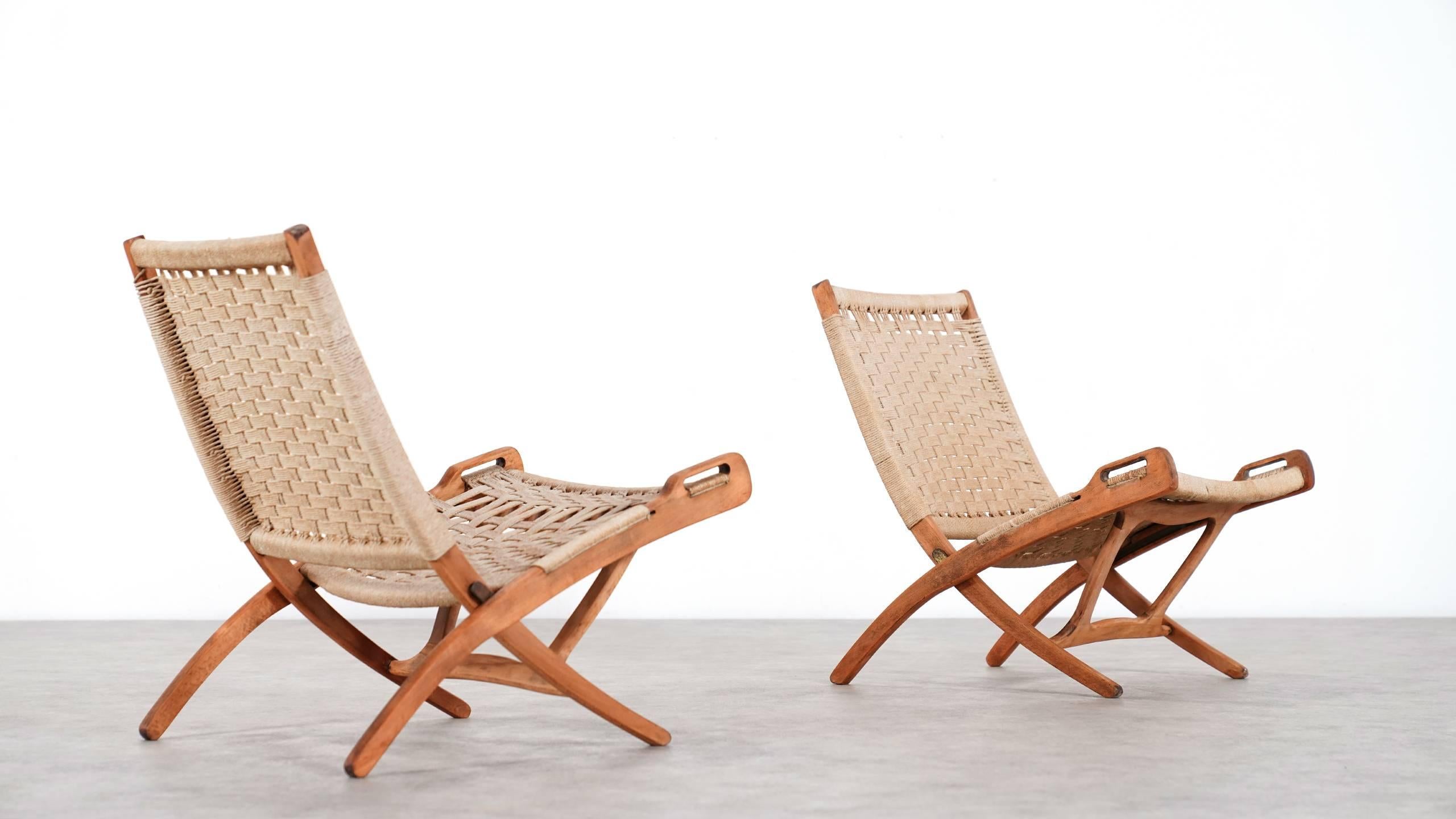 Folding Chair, Hans J. Wegner Style, Wood and Rope Covering, circa 1960 2