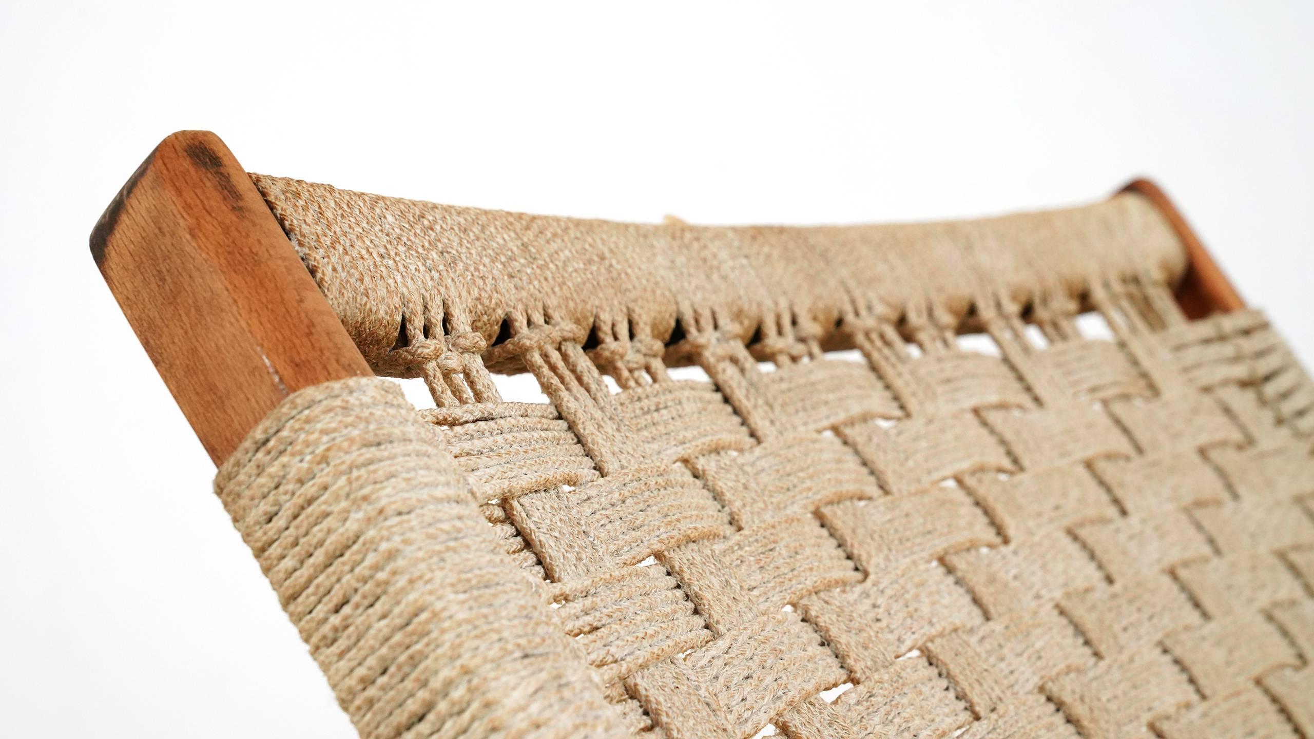 Klappstuhl:: Hans J. Wegner-Stil:: Holz und Seilbespannung:: um 1960 3