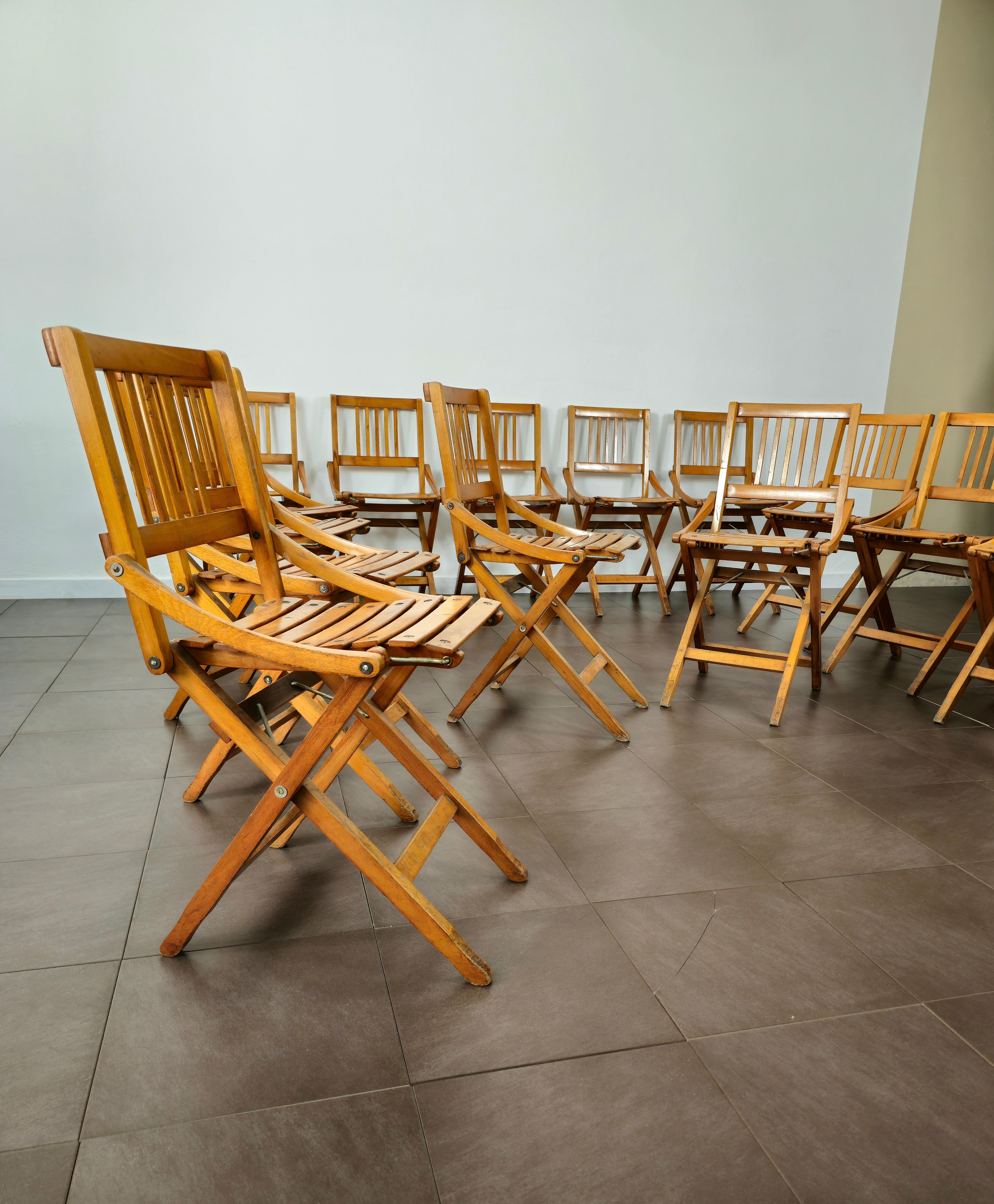 Folding Chairs Wood Fratelli Reguitti Midcentury Italian Design 1950s Set of 15 7