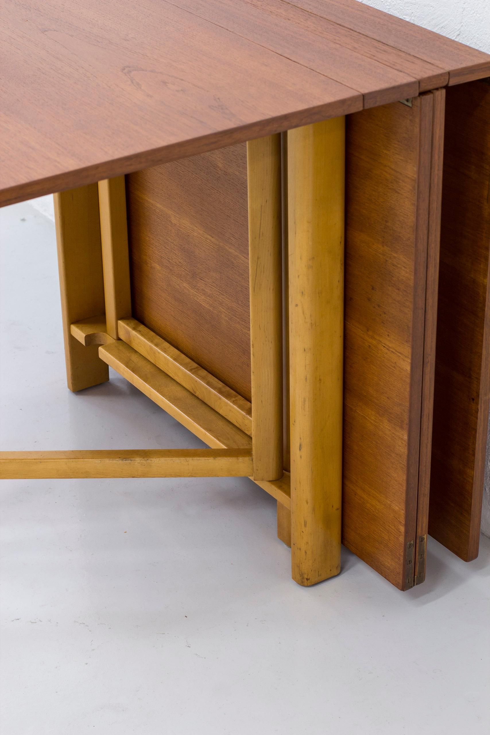 Birch Folding dining table by Bruno Mathsson, Firma Karl Mathsson, Sweden, 1950s For Sale