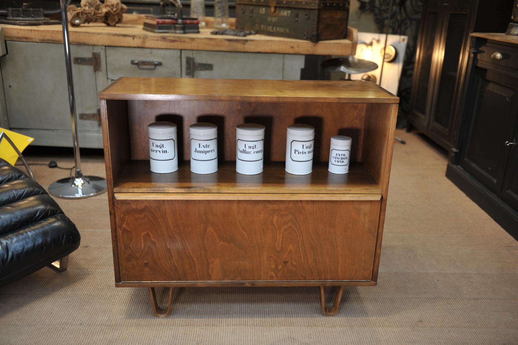 Folding Door Cabinet by Cees Braakman, circa 1950 In Good Condition For Sale In Roubaix, FR