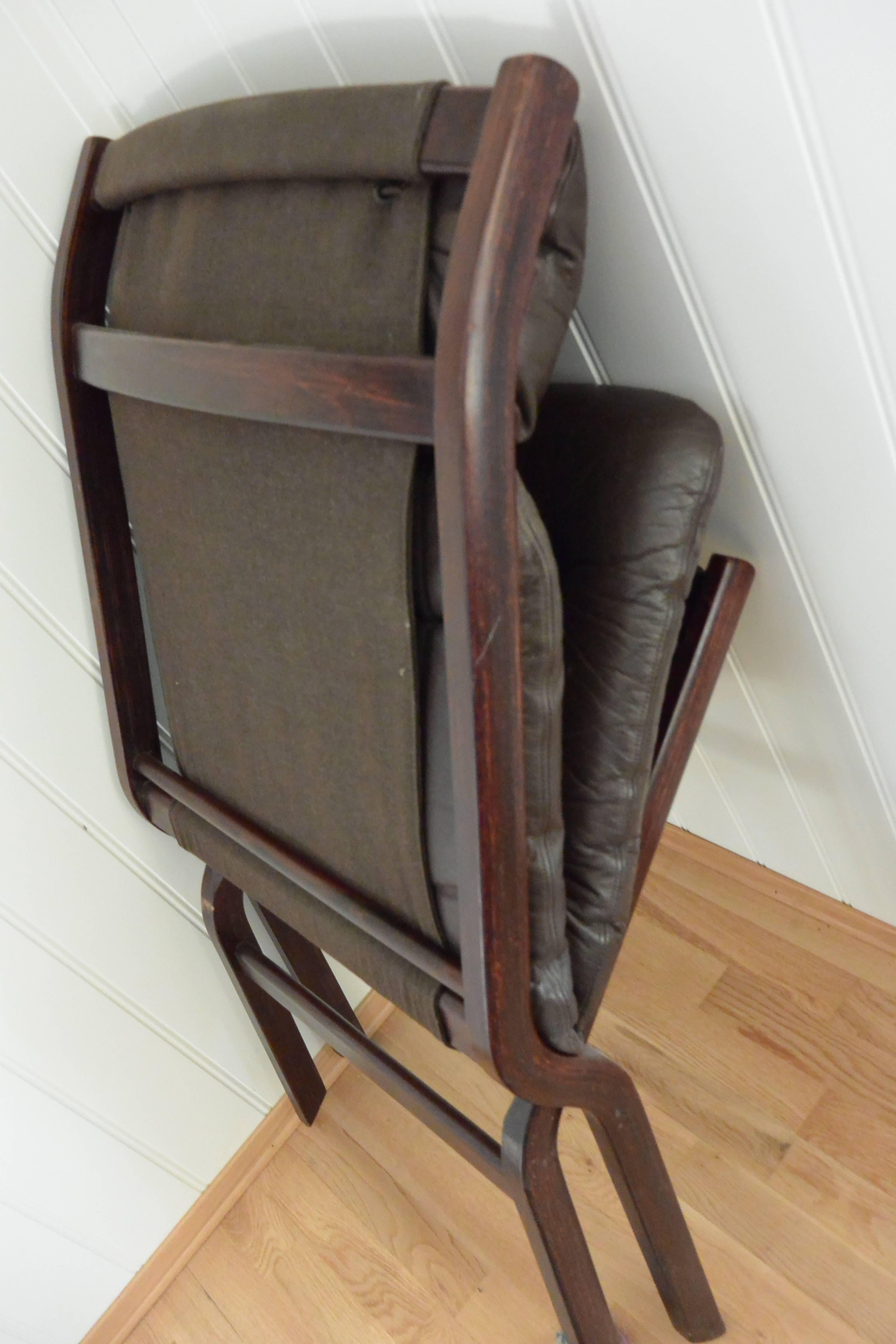 Folding Leather Chair Erkones, Norway For Sale 4