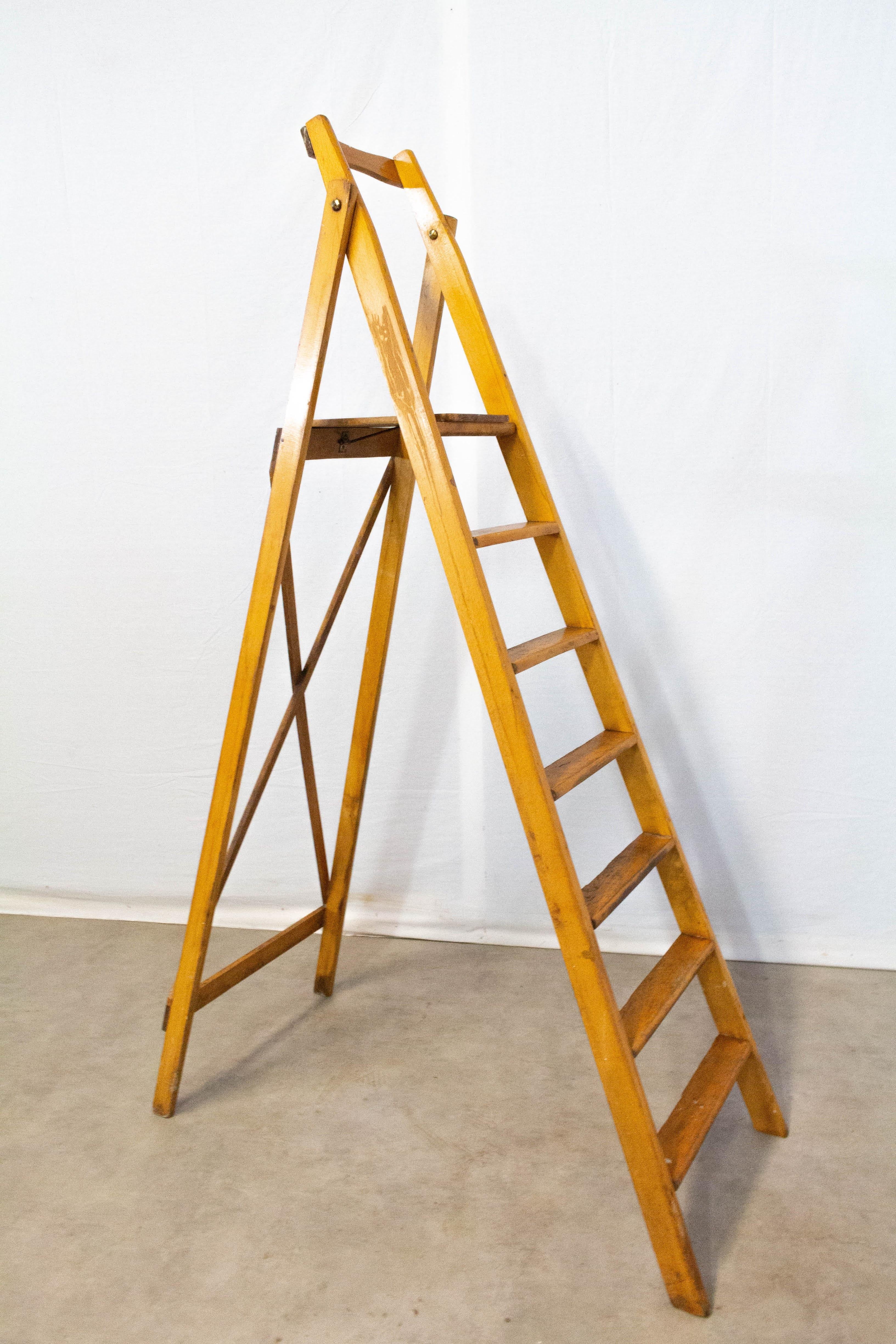 vintage 6 ft wooden step ladder