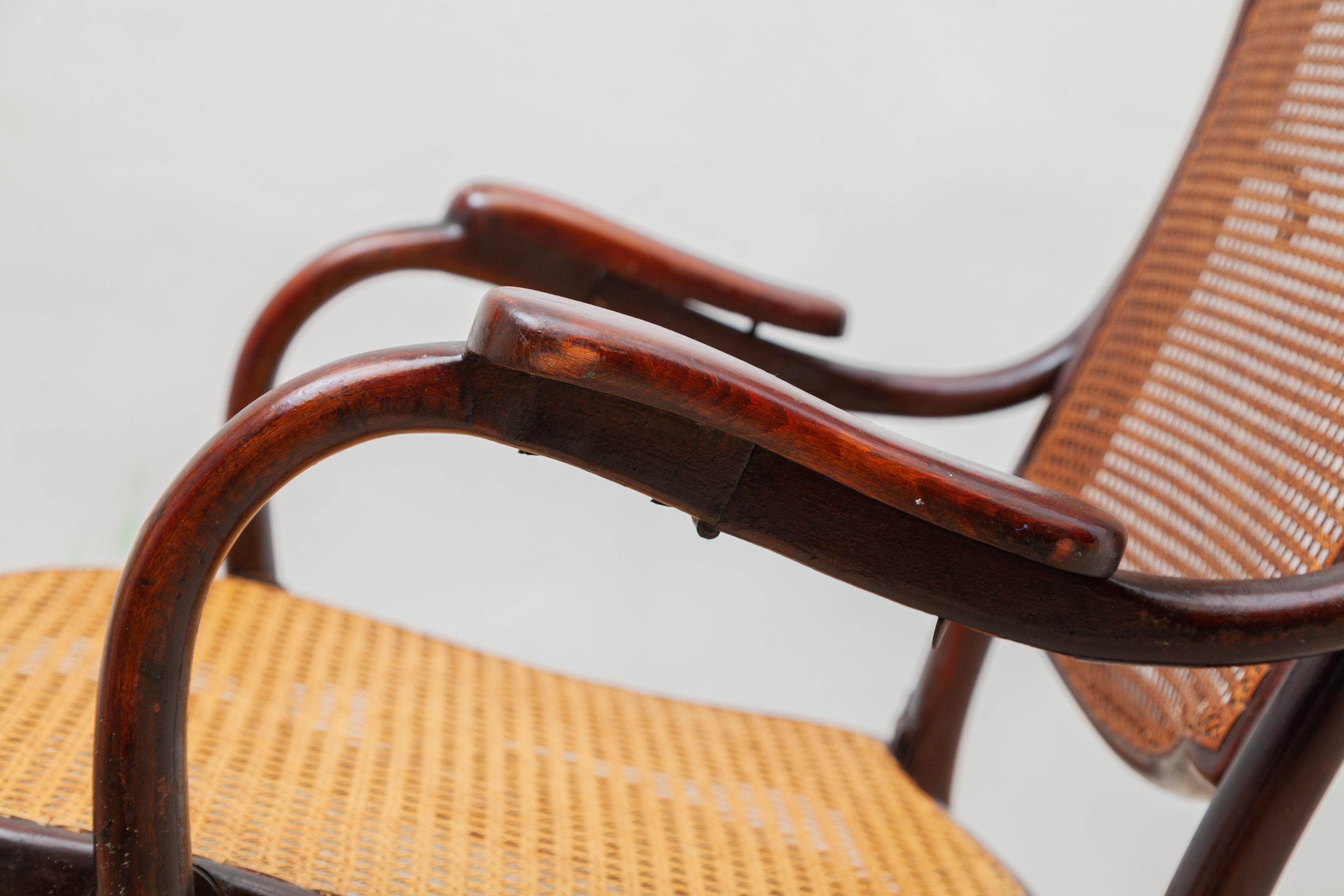 Late 19th Century Folding Lounge Chair by Thonet with Adjustable Footstool 19th Century For Sale