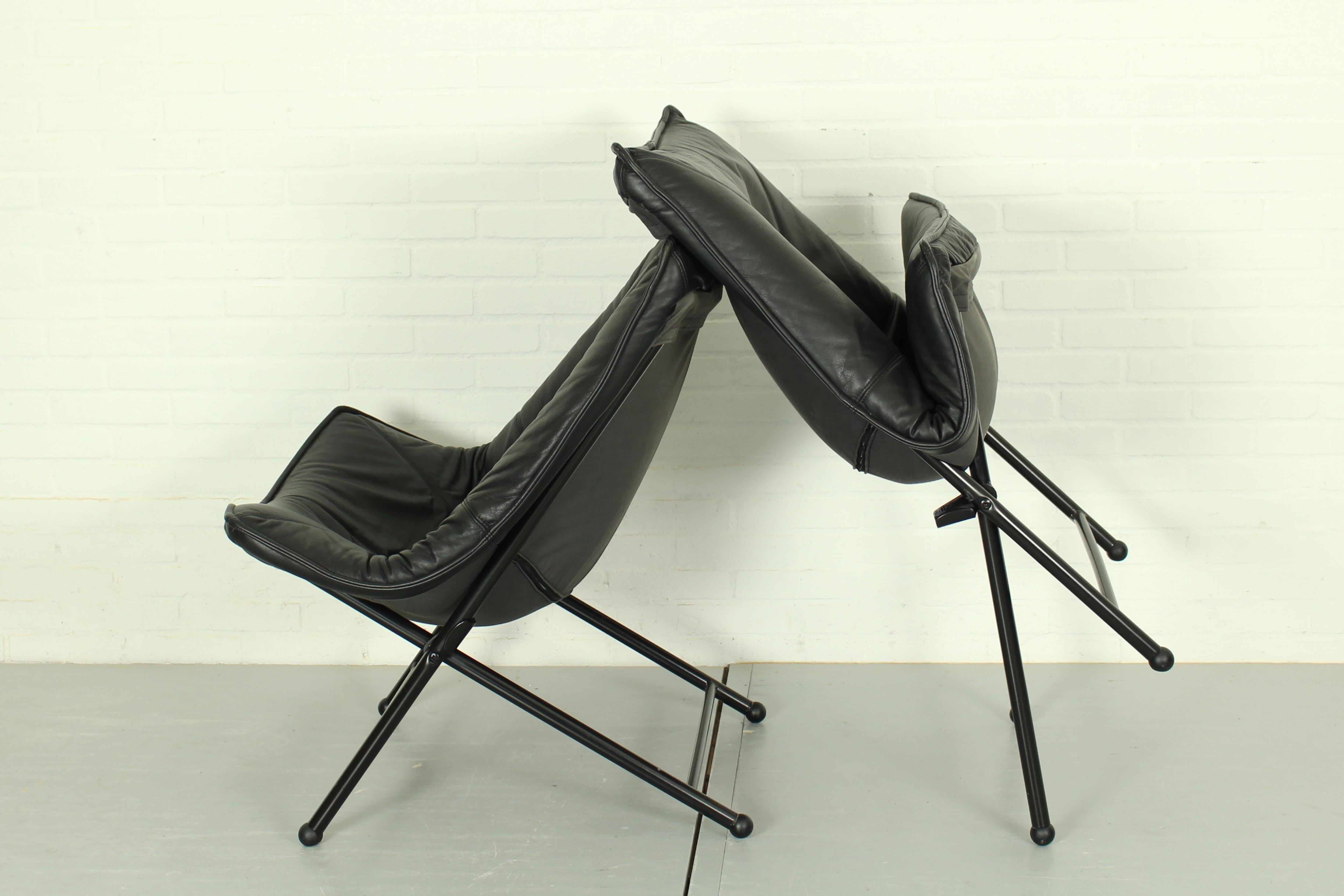 Folding Lounge Chairs in Black Leather by Teun Van Zanten for Molinari, 1970s For Sale 3
