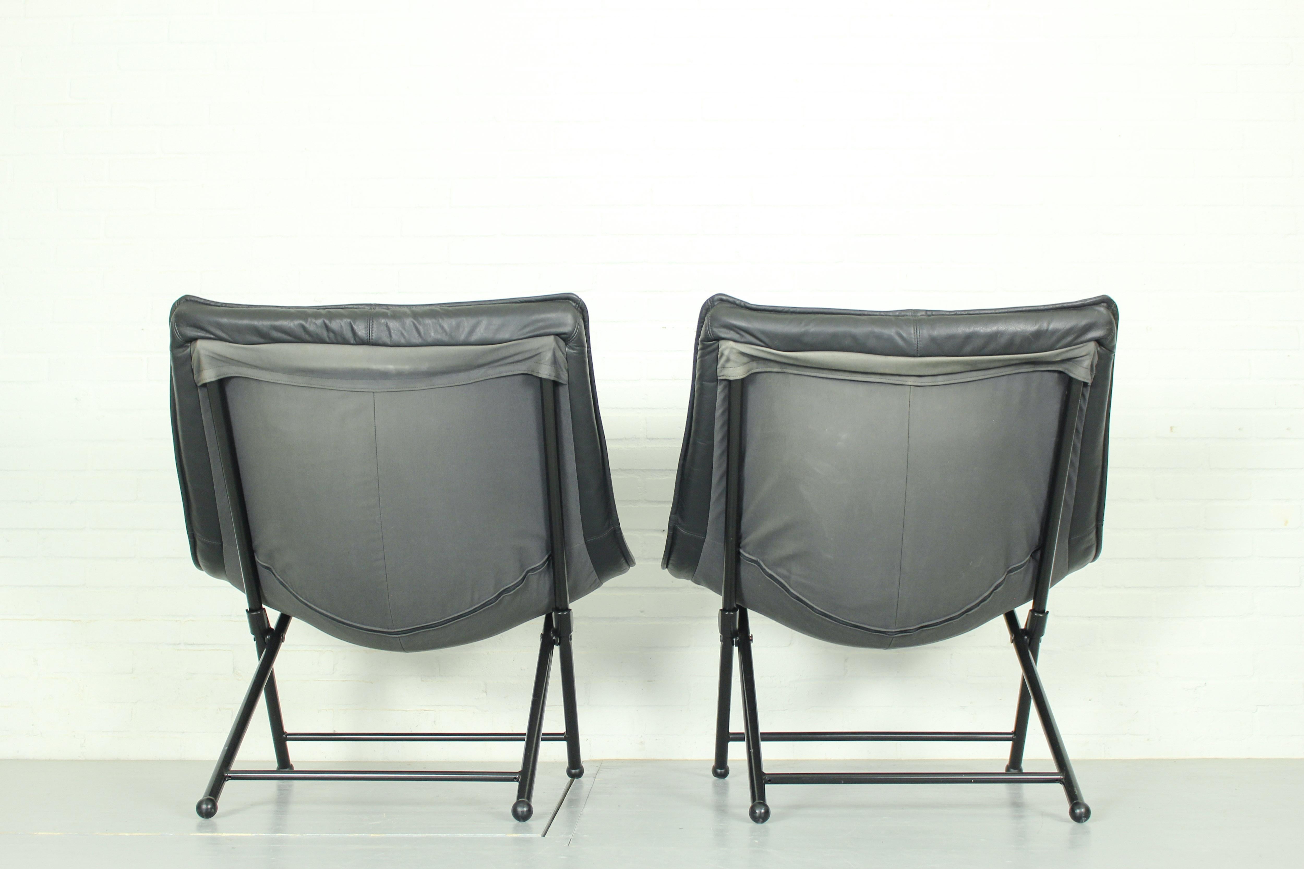 Italian Folding Lounge Chairs in Black Leather by Teun Van Zanten for Molinari, 1970s For Sale