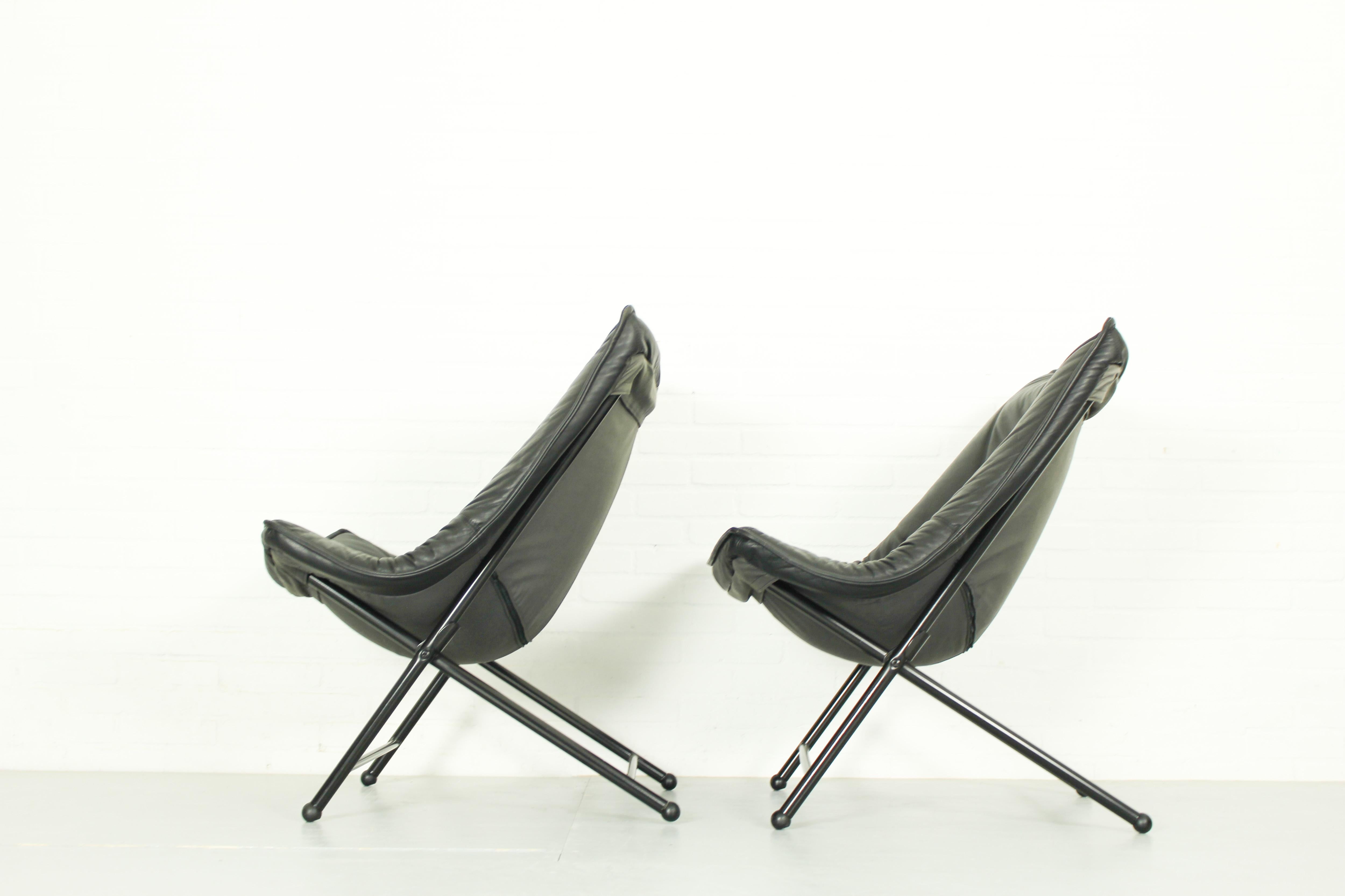 Folding Lounge Chairs in Black Leather by Teun Van Zanten for Molinari, 1970s In Good Condition For Sale In Appeltern, Gelderland