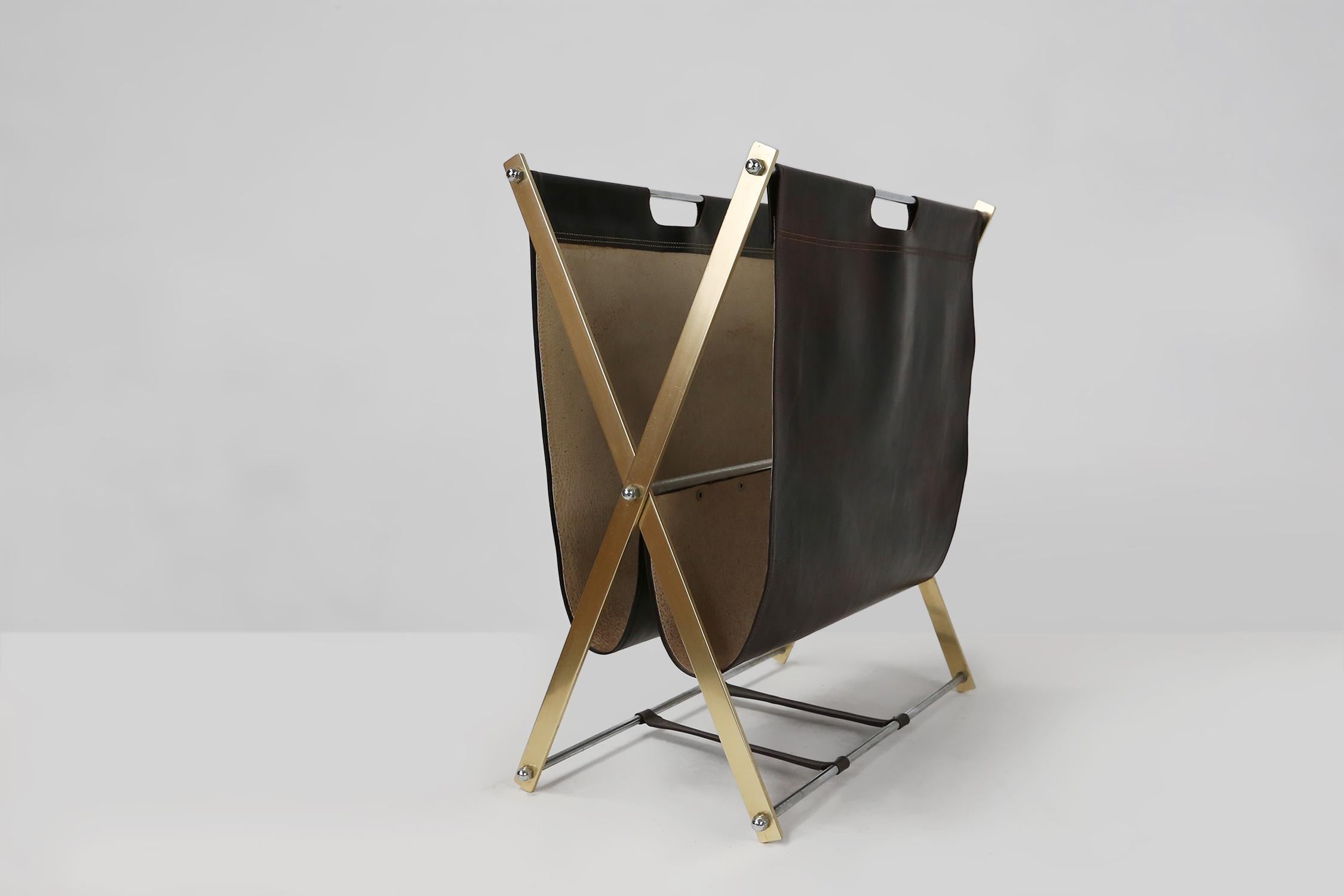 Mid-20th Century Folding magazine rack by Jacques Adnet in metal and Leather, France 1950s For Sale