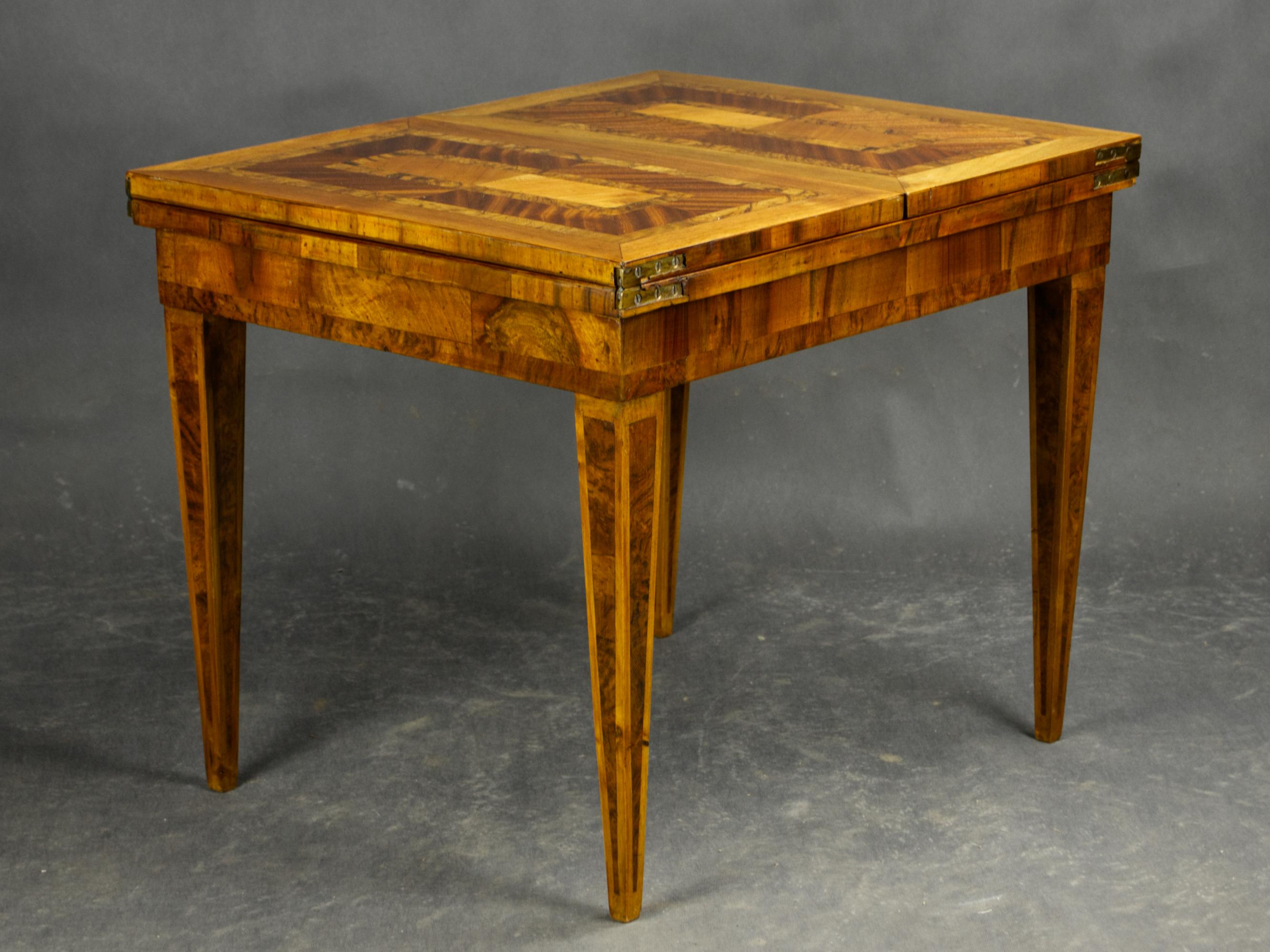 Mesa plegable de marquetería, S. XIX Europeo en venta