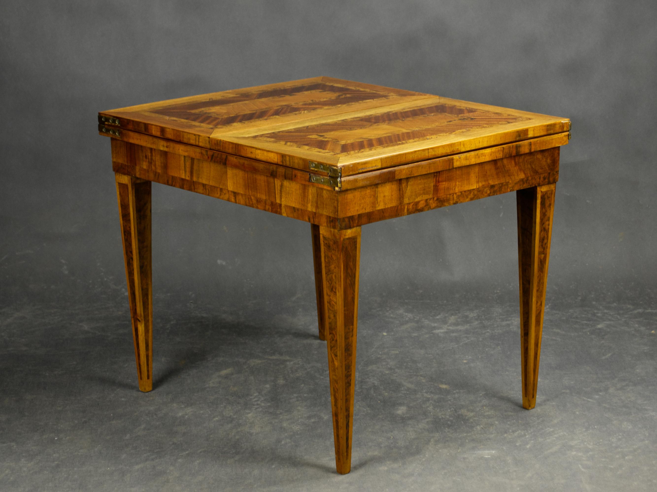 Mesa plegable de marquetería, S. XIX en Bueno estado para la venta en Lucenec, SK