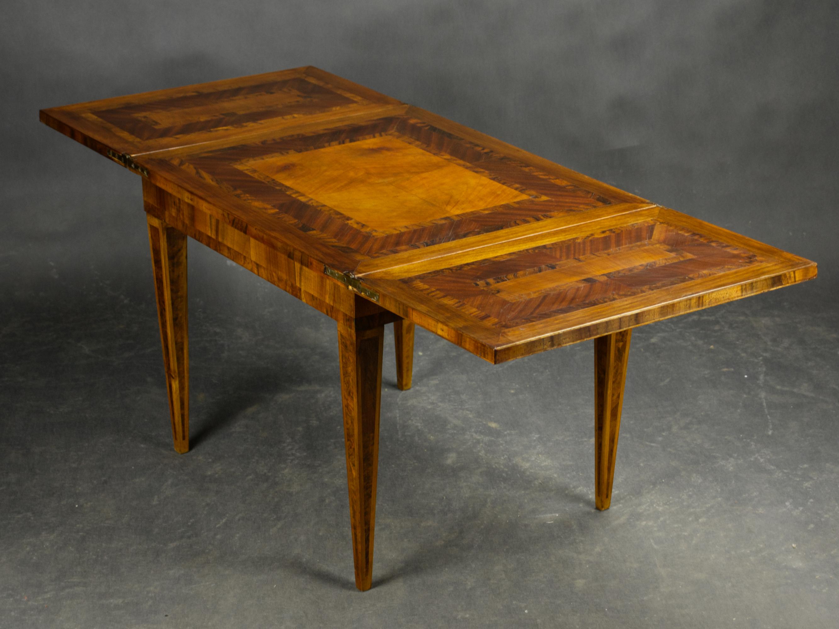 Mesa plegable de marquetería, S. XIX Madera en venta