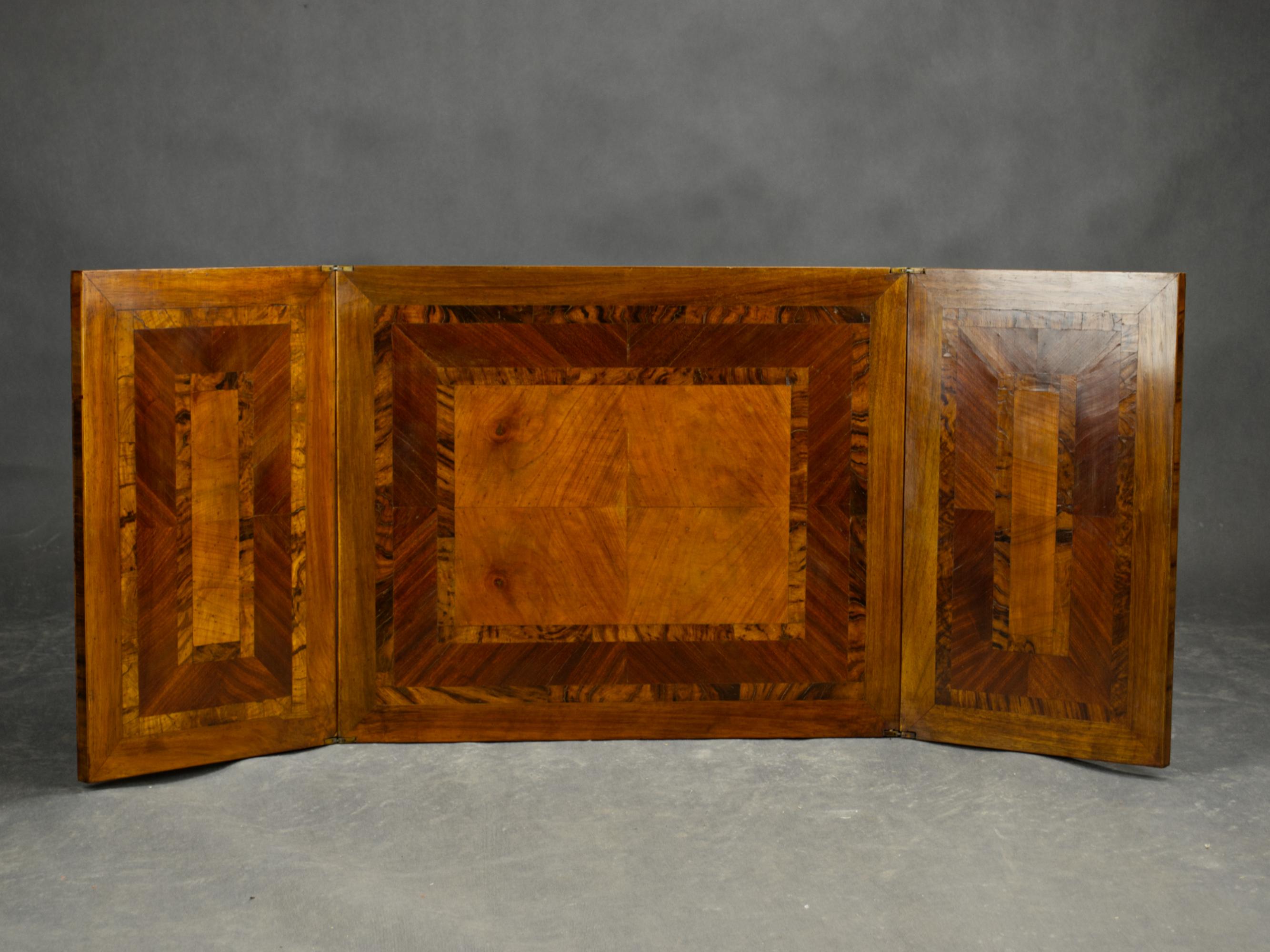 Mesa plegable de marquetería, S. XIX en venta 2