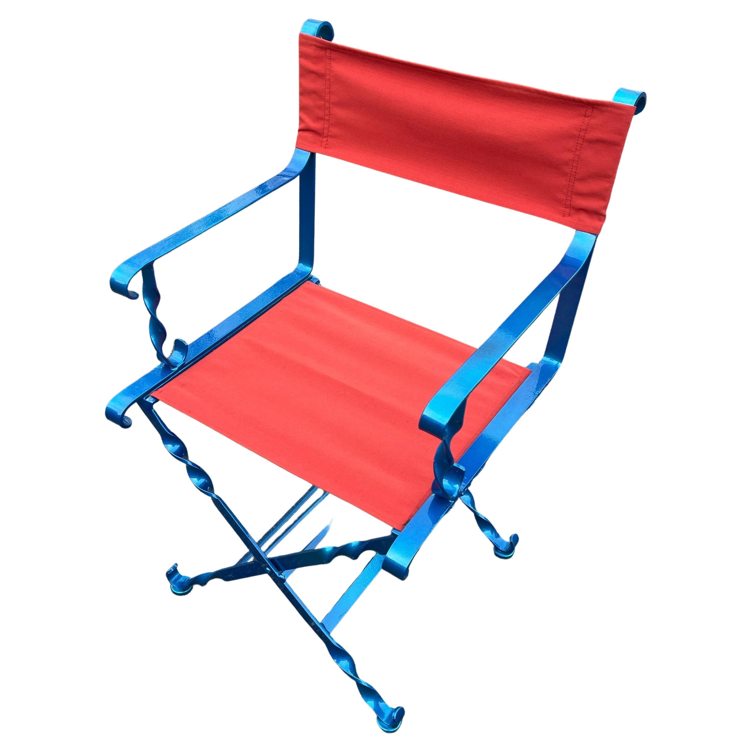 Klappbarer Maui-Blauer und roter Eisen-Direktor''s-Stuhl für den Außenbereich, Amerikanisch 1930''s