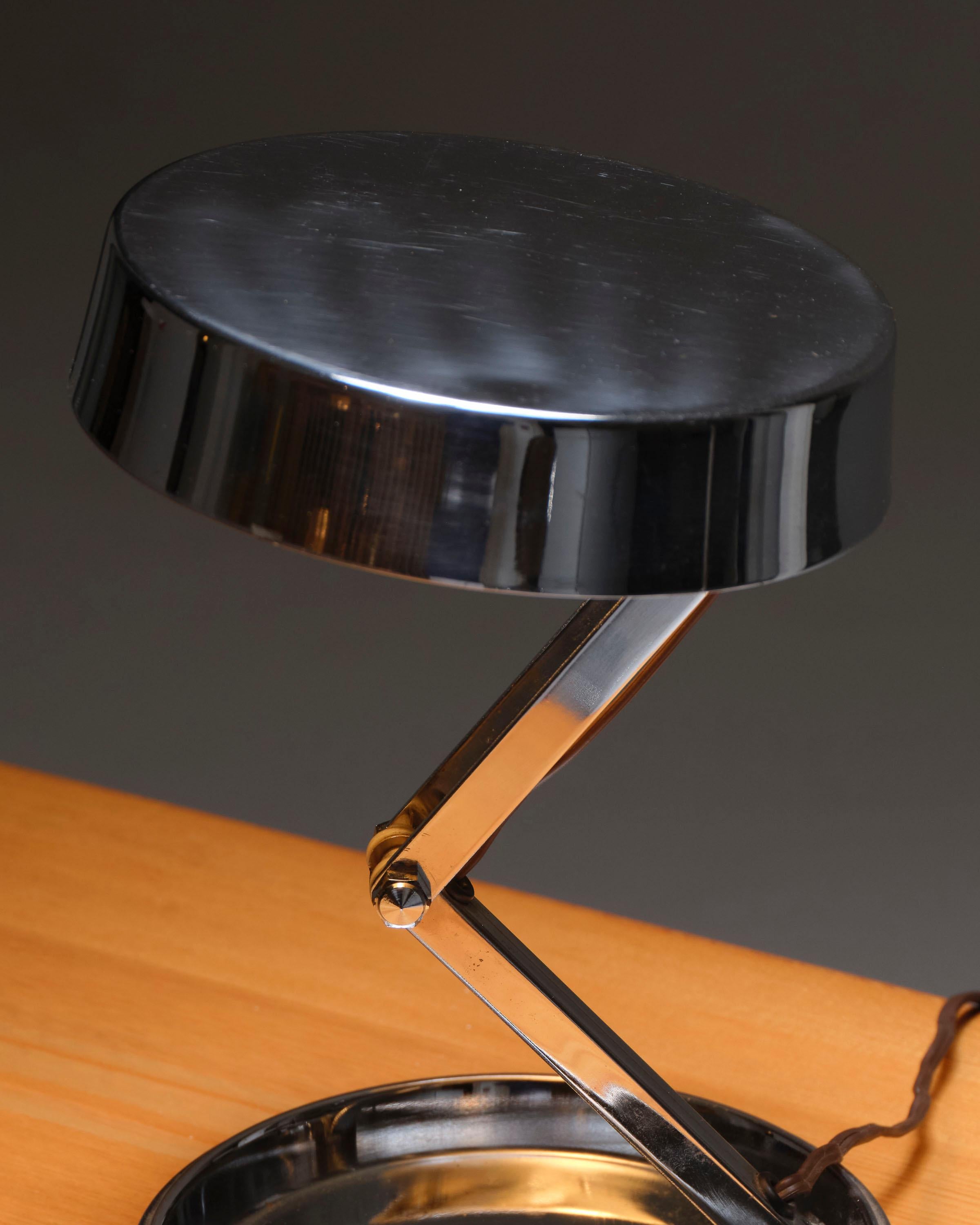 Faltbare Schreibtischlampe aus Metall, 1970er Jahre (Ende des 20. Jahrhunderts) im Angebot