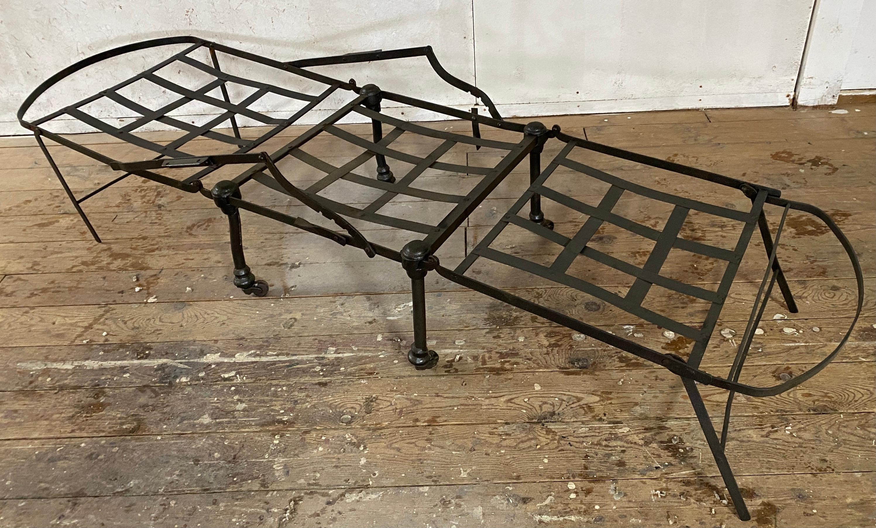 Chaise longue de jardín plegable de metal en venta 1