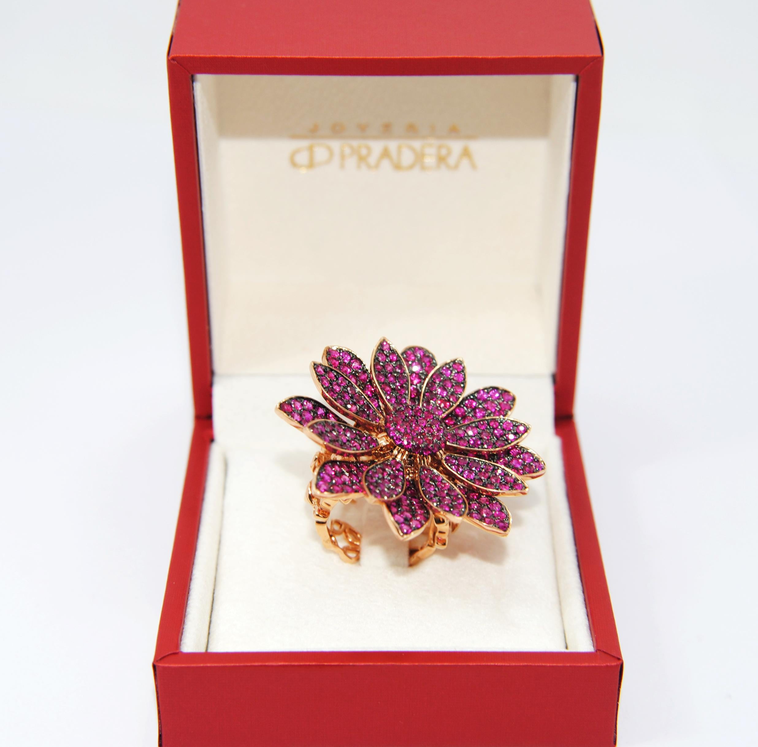 Folding Moving Petals Rubies 18 Karat Gold Cocktail Ring For Sale 2