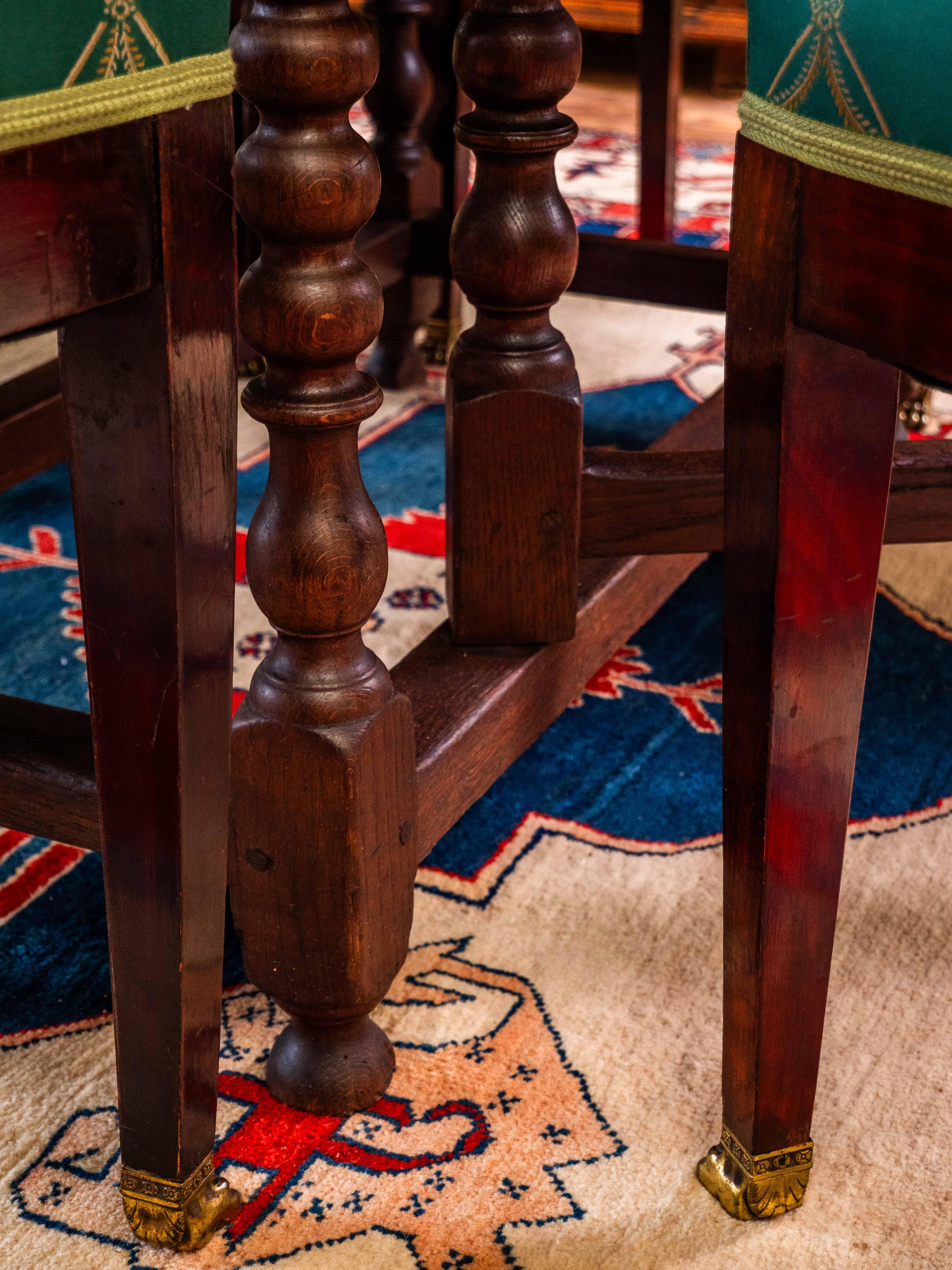 Folding oak Gate Leg Table with drawer For Sale 2