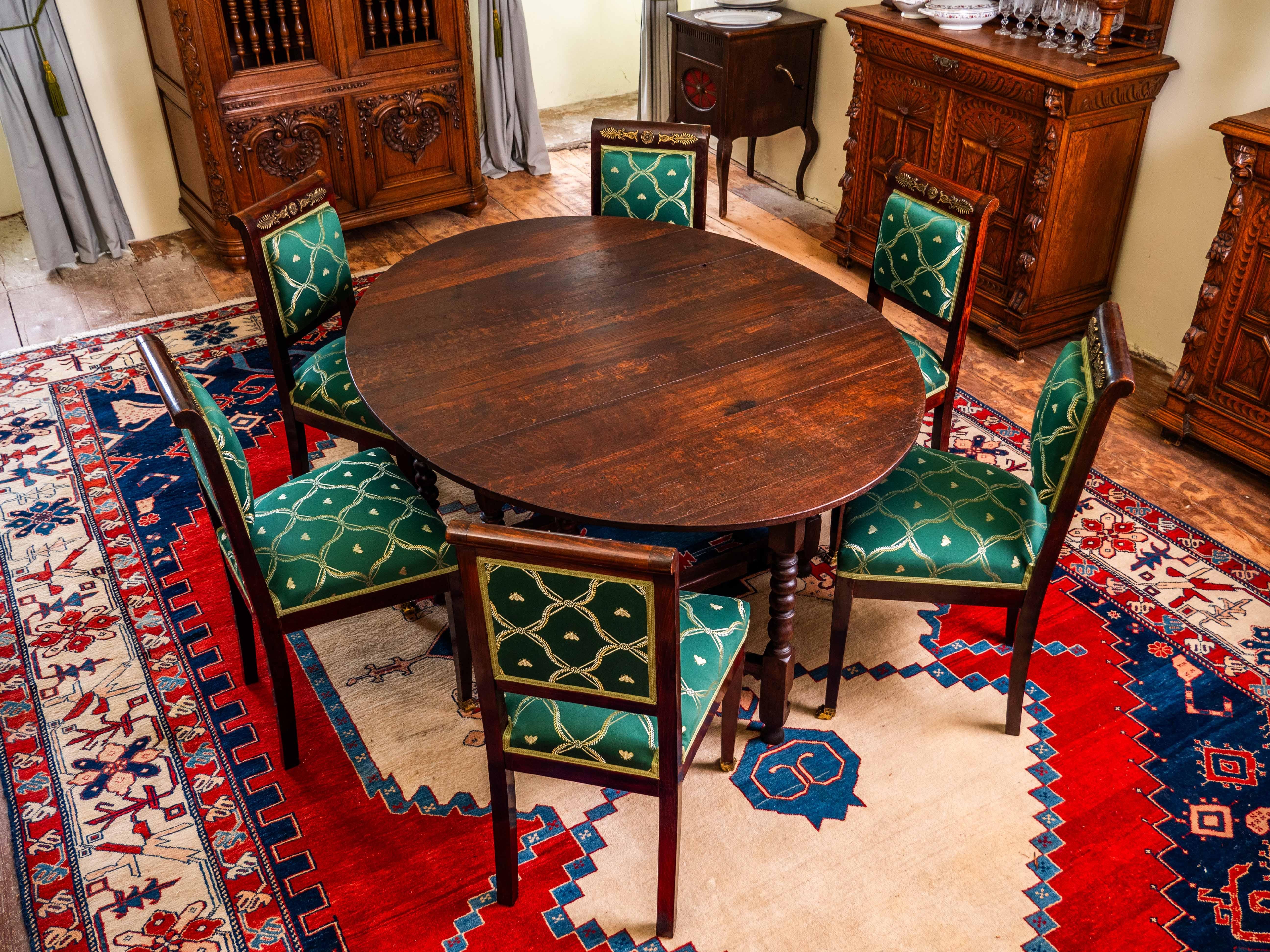 Folding oak Gate Leg Table with drawer For Sale 4