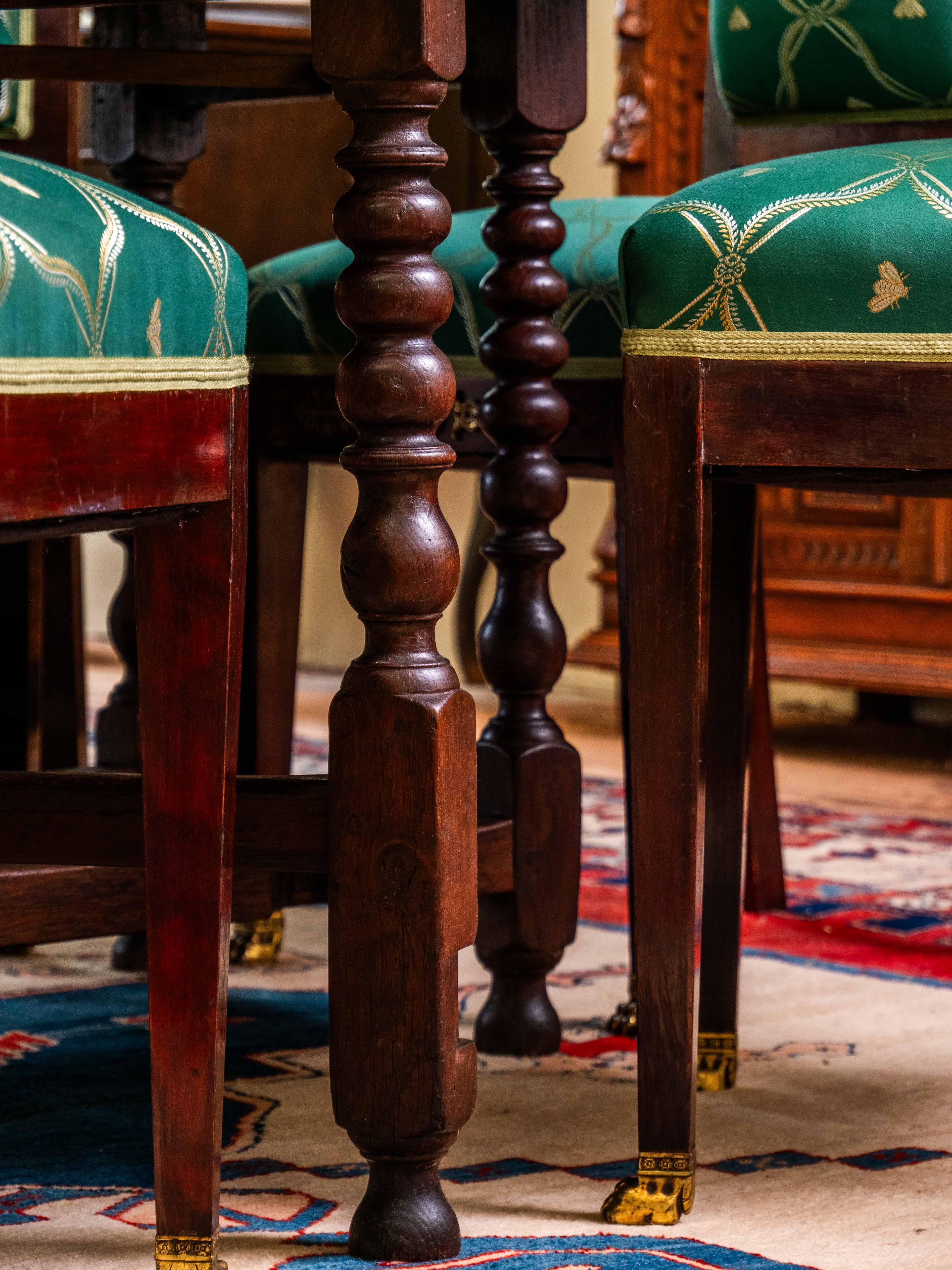 Folding oak Gate Leg Table with drawer For Sale 5